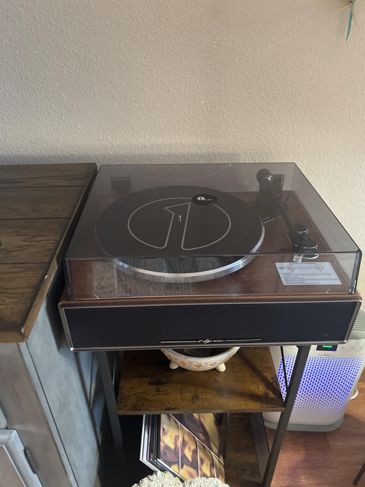 1 BY ONE High Fidelity Belt Drive Turntable with Built-in Speakers | Vinyl Record Player with Magnetic Cartridge, Wireless Playback and Aux-in Functionality, Auto Off customer photo 1