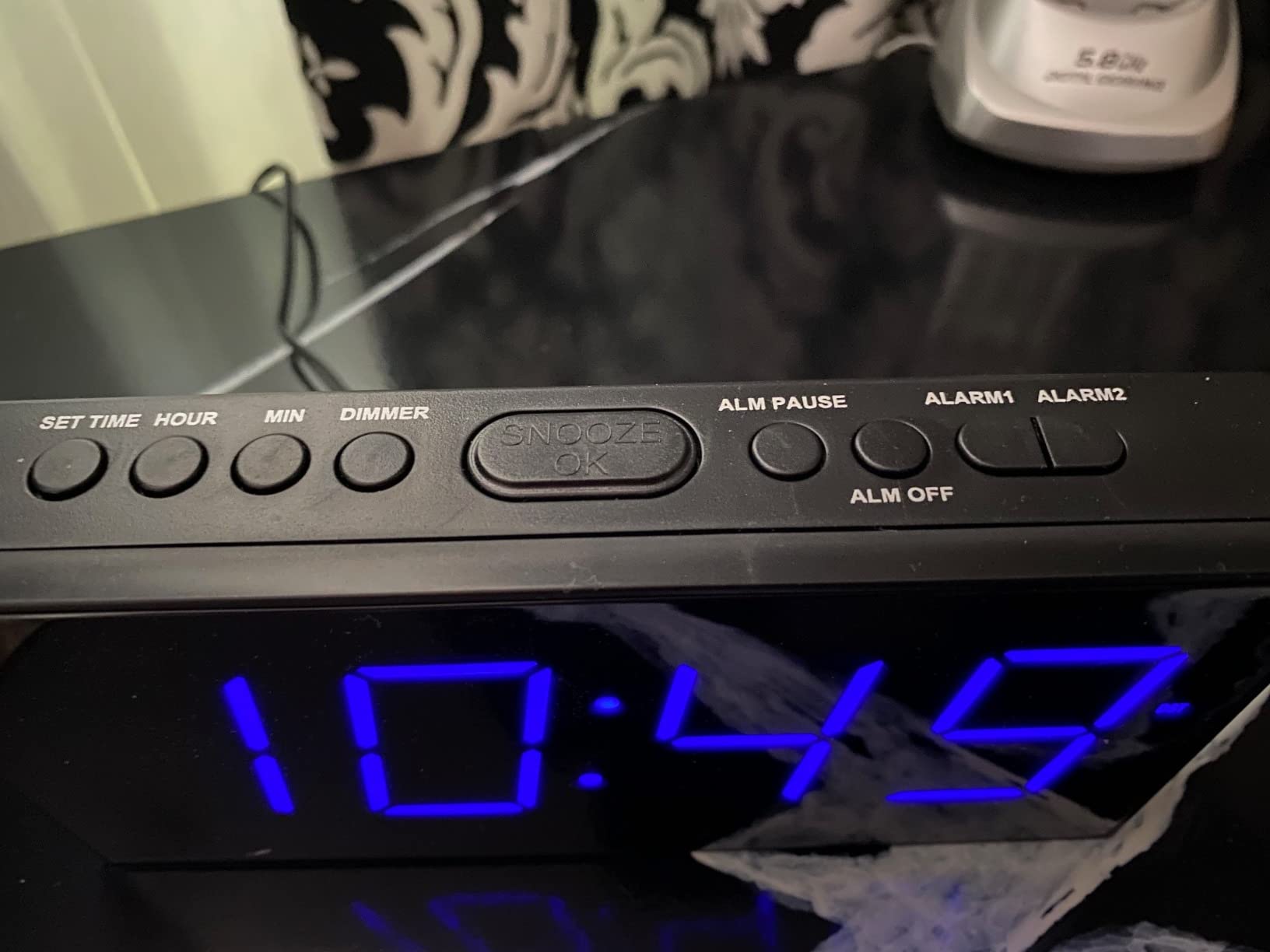 PPLEE Alarm Clock for Bedroom, 2 Alarms Loud LED Big Display Plug in Simple Basic Digital Clock with USB Charging Port, Adjustable Volume, Dimmable, Snooze for Deep Sleepers Kids Elderly Home Office Customer Review PPLEE Alarm Clock for Bedroom, 2 Alarms Loud LED Big Display Plug in Simple Basic Digital Clock with USB Charging Port, Adjustable Volume, Dimmable, Snooze for Deep Sleepers Kids Elderly Home Office - Customer Photo 1