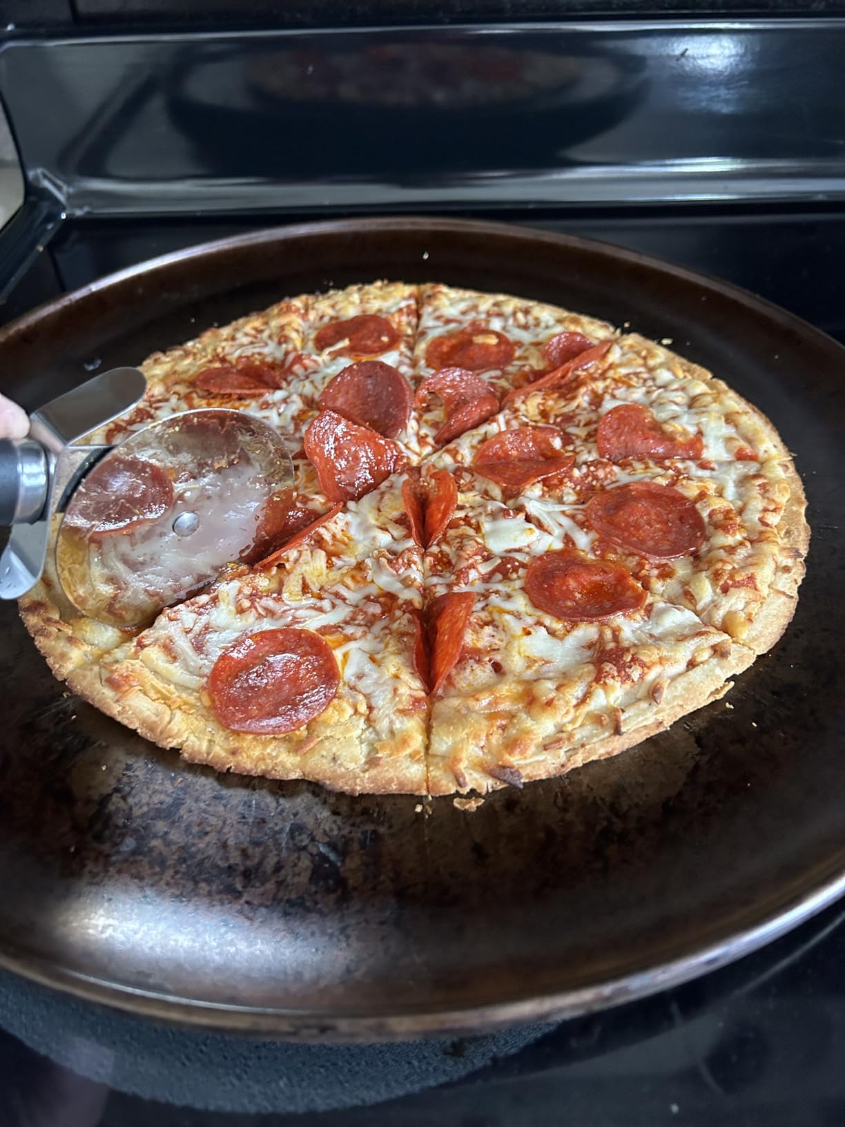 SCHVUBENR Premium Pizza Cutter Wheel - Ultra Sharp Stainless Steel Pizza Slicer with Non-Slip Soft Grip Handle - Multi-Purpose Cutter for Pizza, Dough & Pastry - Dishwasher Safe, Easy to Clean - Black Customer Review SCHVUBENR Premium Pizza Cutter Wheel - Ultra Sharp Stainless Steel Pizza Slicer with Non-Slip Soft Grip Handle - Multi-Purpose Cutter for Pizza, Dough & Pastry - Dishwasher Safe, Easy to Clean - Black - Customer Photo 1