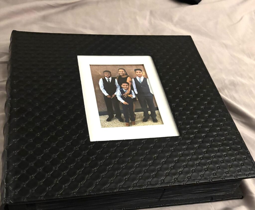 RECUTMS Photo Album for 4x6 Pictures 600 Pockets Black Inner Page Button Grain Leather Cover of Large Capacity Pictures Album Book Birthday Christmas Wedding Anniversary Memory (Black) Customer Review Best Photo Album