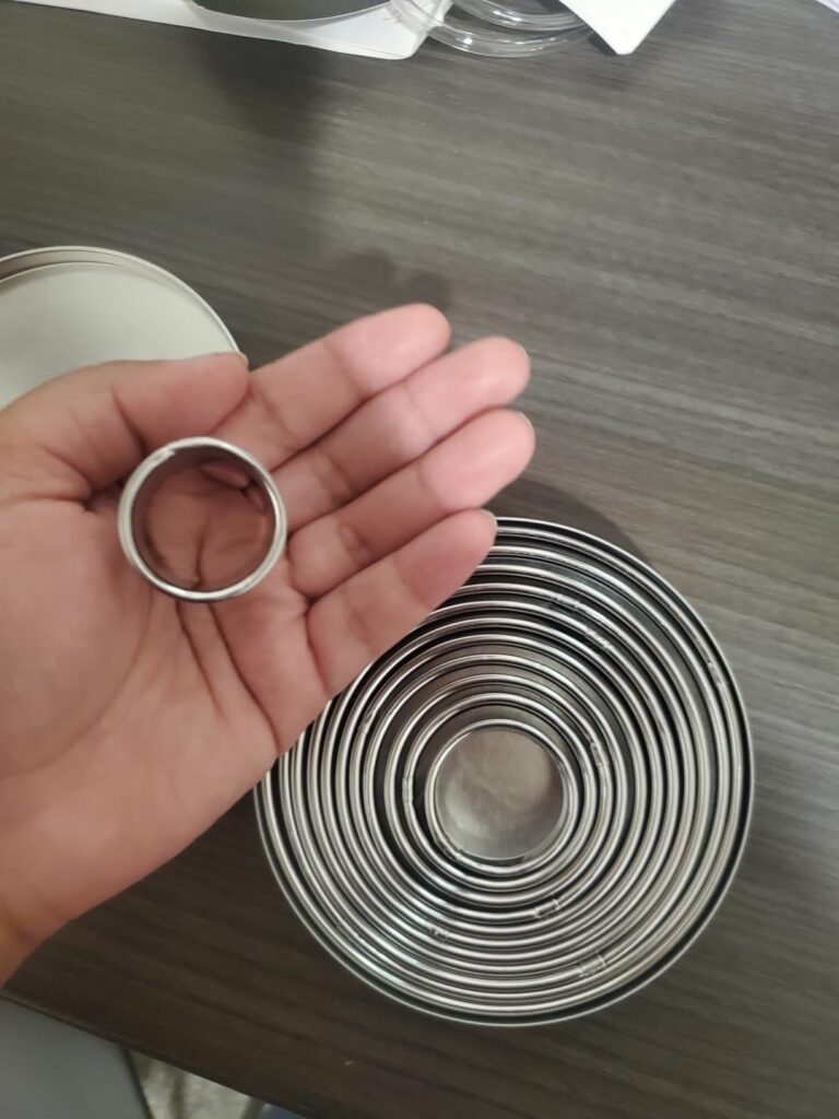 12 Pieces Round Cookie Biscuit Cutter Set,Graduated Circle Pastry Cutters,18/8 Stainless Steel Cookie Cutters and Donut Cutter Ring Molds Customer Review Best Cookie Cutters
