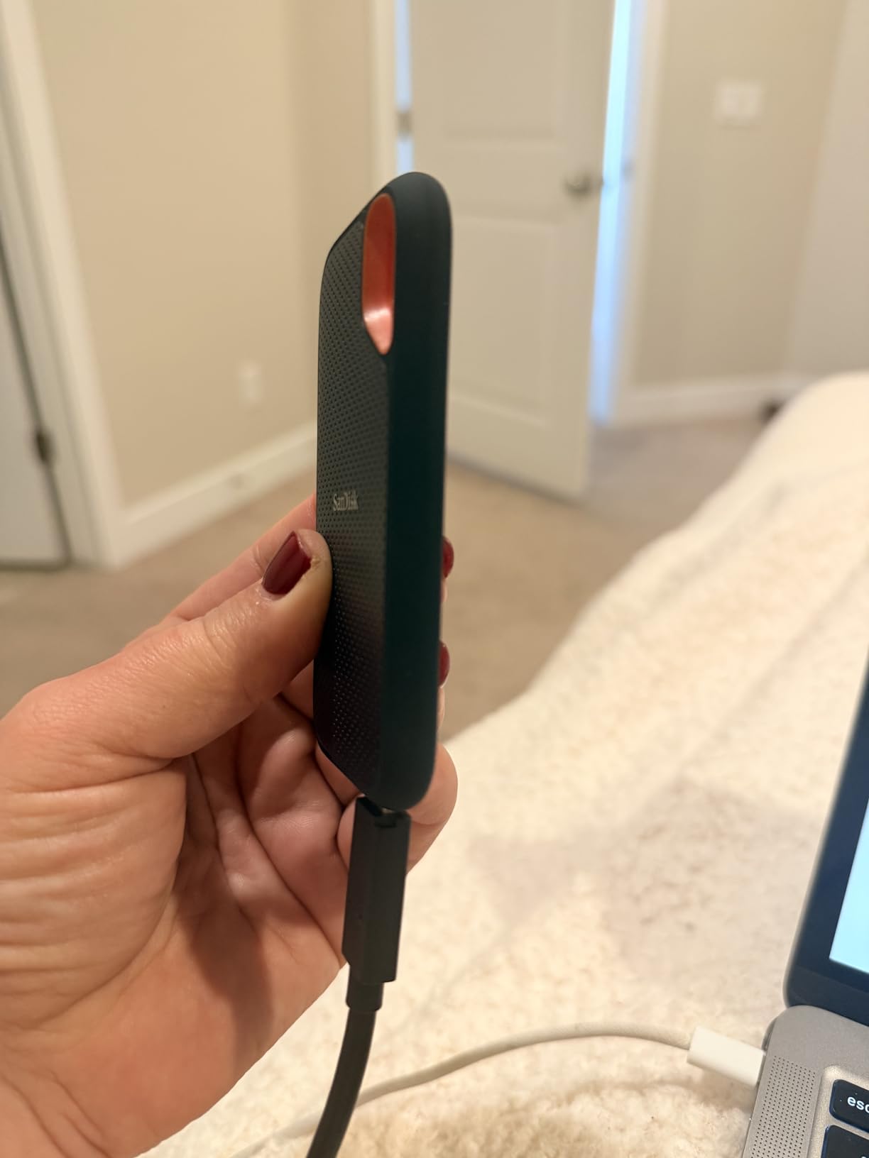 SanDisk 2TB Extreme Portable SSD - Up to 1050MB/s, USB-C, USB 3.2 Gen 2, IP65 Water and Dust Resistance, Updated Firmware - External Solid State Drive - SDSSDE61-2T00-G25 - Customer Photo 2