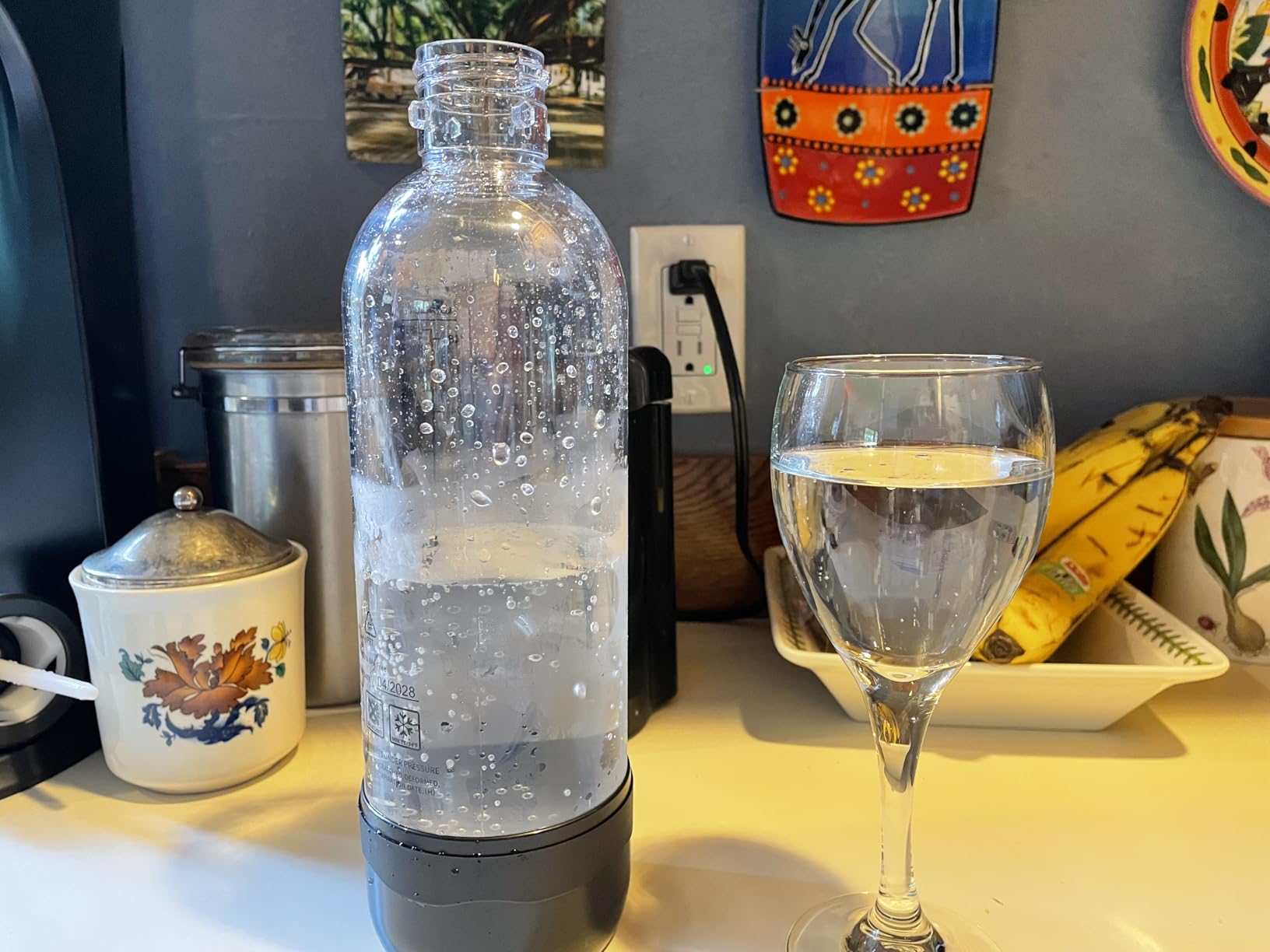Drinkmate OmniFizz Sparkling Water and Soda Maker, Carbonates Any Drink, ULTIMATE BUNDLE - Includes three 60L CO2 Cylinders, Two Carbonation Bottles, and Fizz Infuser (Matte Black) - Customer Photo 1