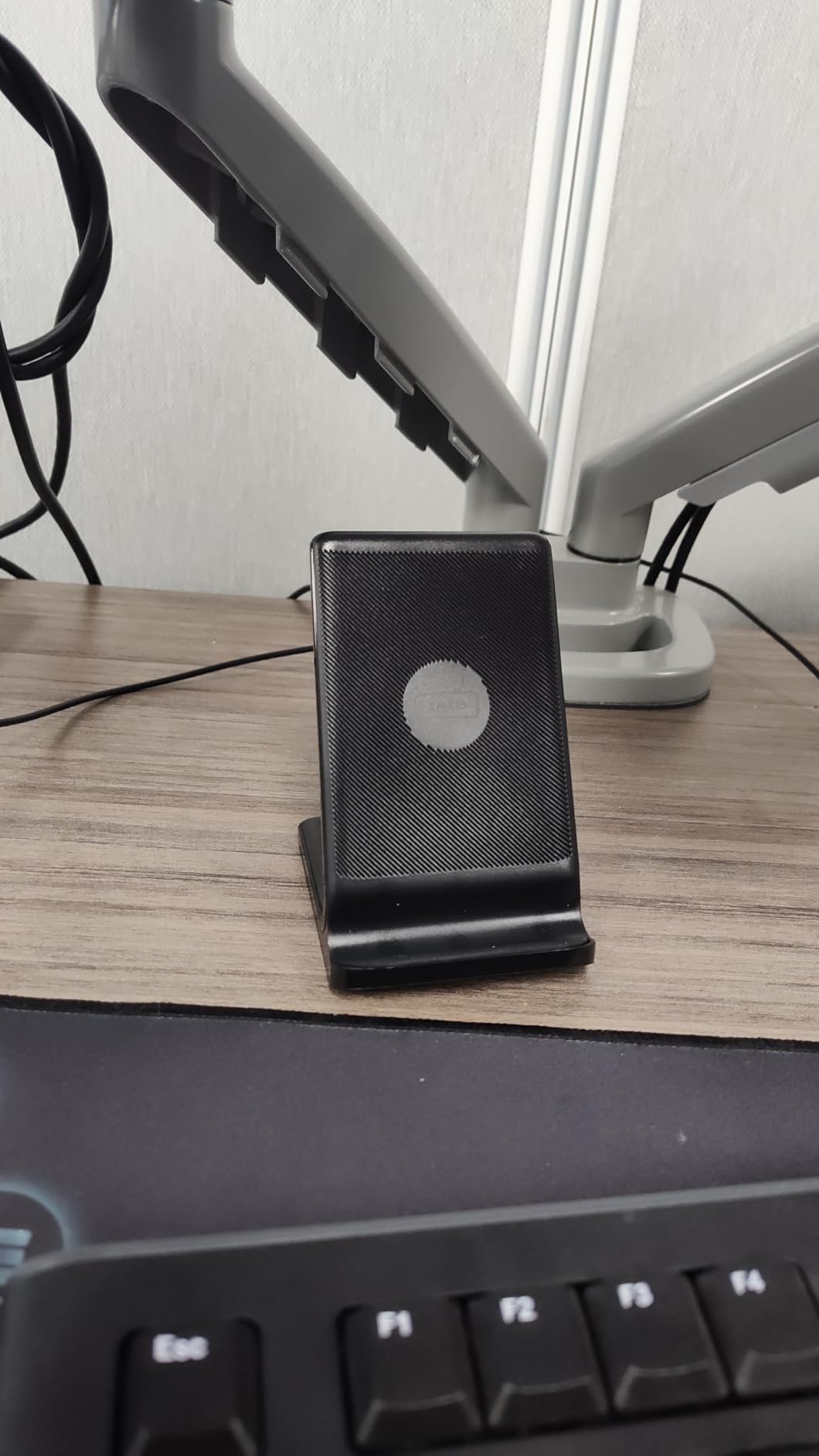INIU Wireless Charger, 15W Fast Qi Certified Wireless Charging Station with Sleep-Friendly Adaptive Light Compatible with iPhone 17 16 15 14 13 12 Pro Max Samsung Galaxy S25 S24 S23 Note 20 Google etc - Customer Photo 3