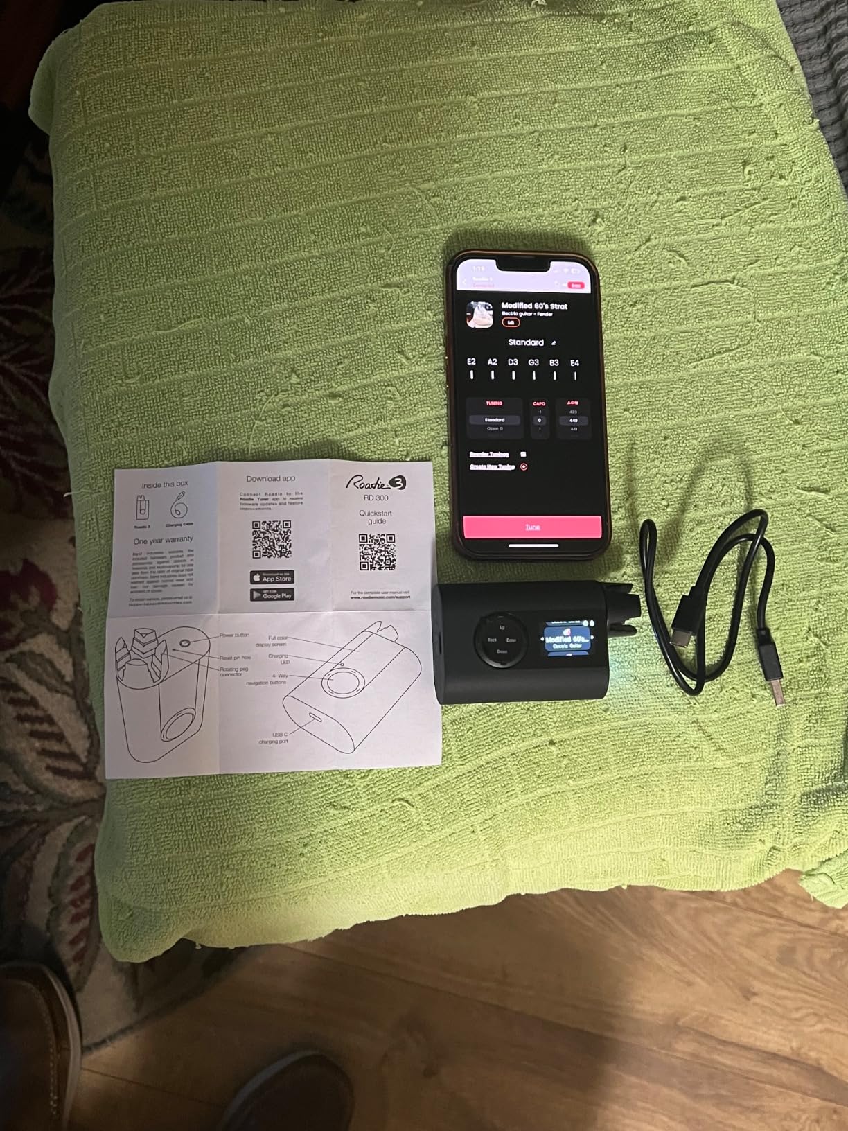 ROADIE 3 | Smart Automatic Guitar Tuner, Metronome & String Winder | For Electric Guitars, Acoustic Guitars, 12-String Guitars, Ukulele, Banjo, Mandolin | 150+ Alternate Tunings Customer Review ROADIE 3 | Smart Automatic Guitar Tuner, Metronome & String Winder | For Electric Guitars, Acoustic Guitars, 12-String Guitars, Ukulele, Banjo, Mandolin | 150+ Alternate Tunings - Customer Photo 1