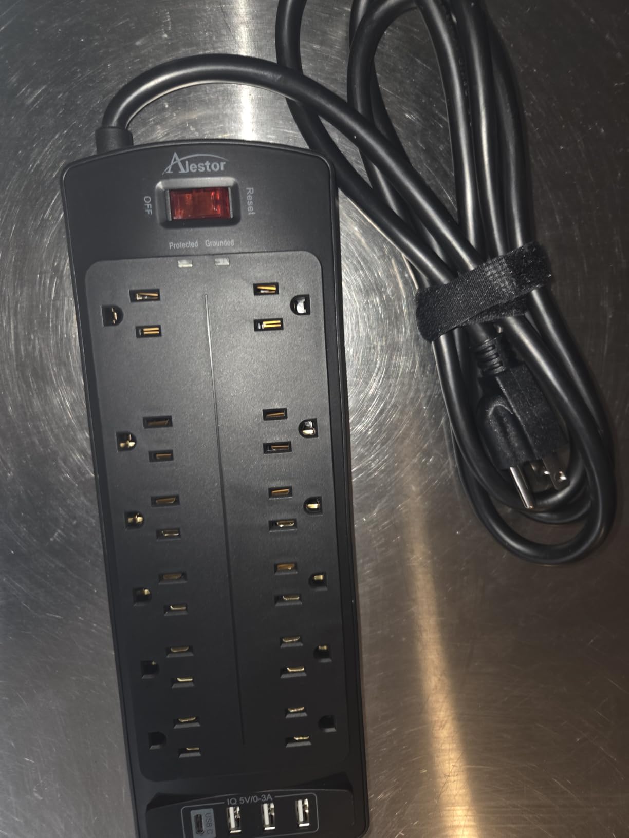 Power Strip, ALESTOR Surge Protector with 12 Outlets and 4 USB Ports, 6 Feet Extension Cord, 2700 Joules, ETL Listed, Black customer photo 2