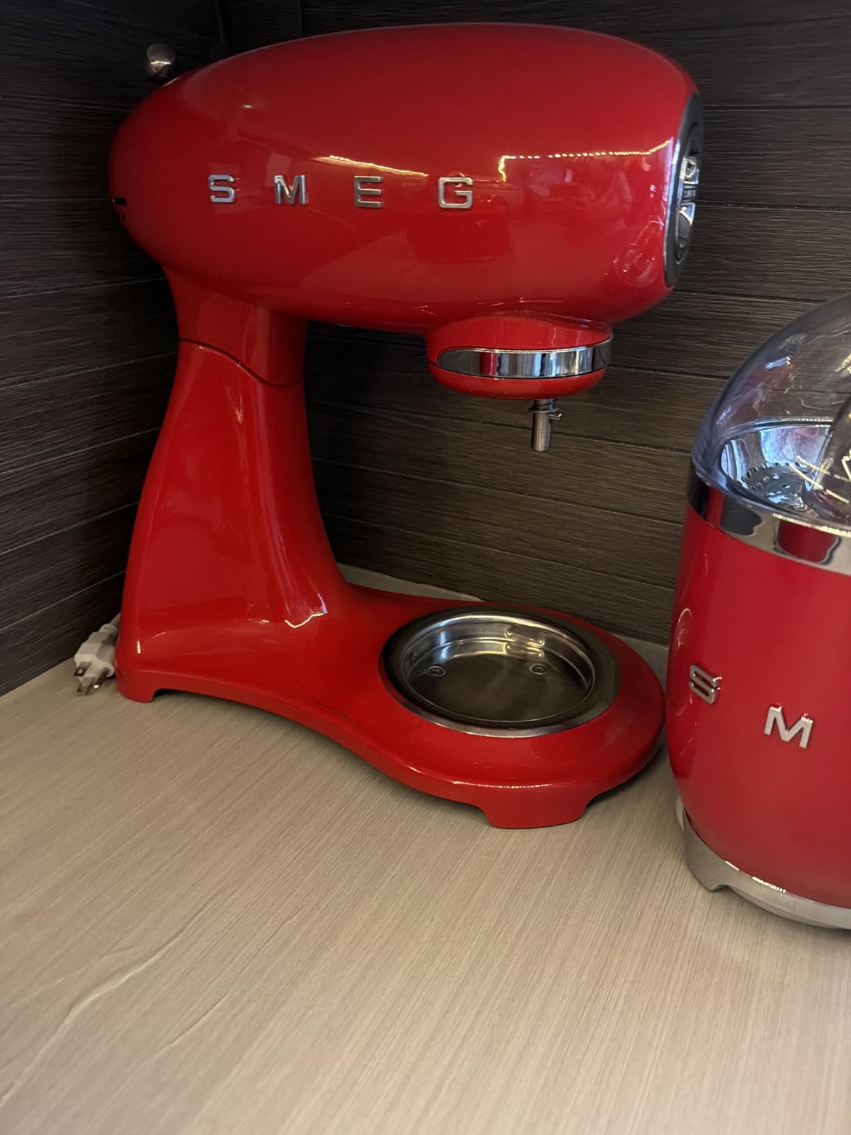 SMEG SMF03 Stand Mixer - 5 Qt Tilt-Head Mixer with Stainless Steel Bowl, 10 Speeds, Retro 50s Vintage Style, Black customer photo 1