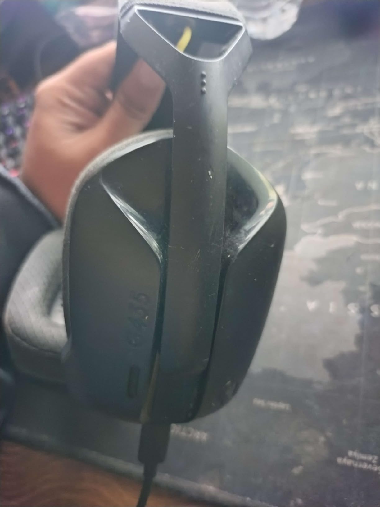 Logitech G435 Lightspeed & Bluetooth Wireless Gaming Headset - Lightweight Over-Ear Headphones, Built-in mics, 18h Battery, Dolby Atmos, PC, PS4, PS5, Nintendo Switch/Switch 2, Mobile - Black - Customer Photo 3