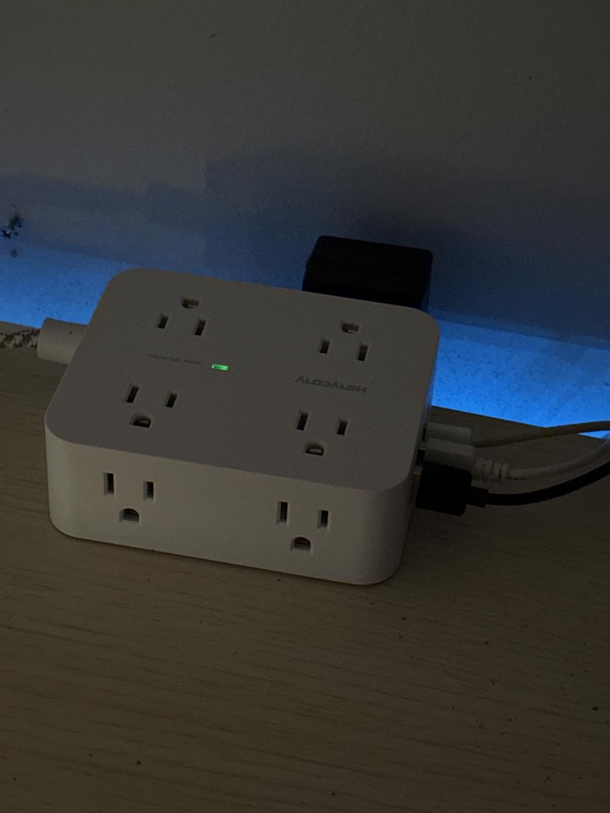 Surge Protector Power Strip - HANYCONY 8 Outlets 4 USB (2 USB C) Charging Ports, Multi Plug Outlet Extender, 5Ft Braided Extension Cord, Flat Plug Wall Mount Desk Charging Station for Home Office ETL Customer Review Surge Protector Power Strip - HANYCONY 8 Outlets 4 USB (2 USB C) Charging Ports, Multi Plug Outlet Extender, 5Ft Braided Extension Cord, Flat Plug Wall Mount Desk Charging Station for Home Office ETL - Customer Photo 2