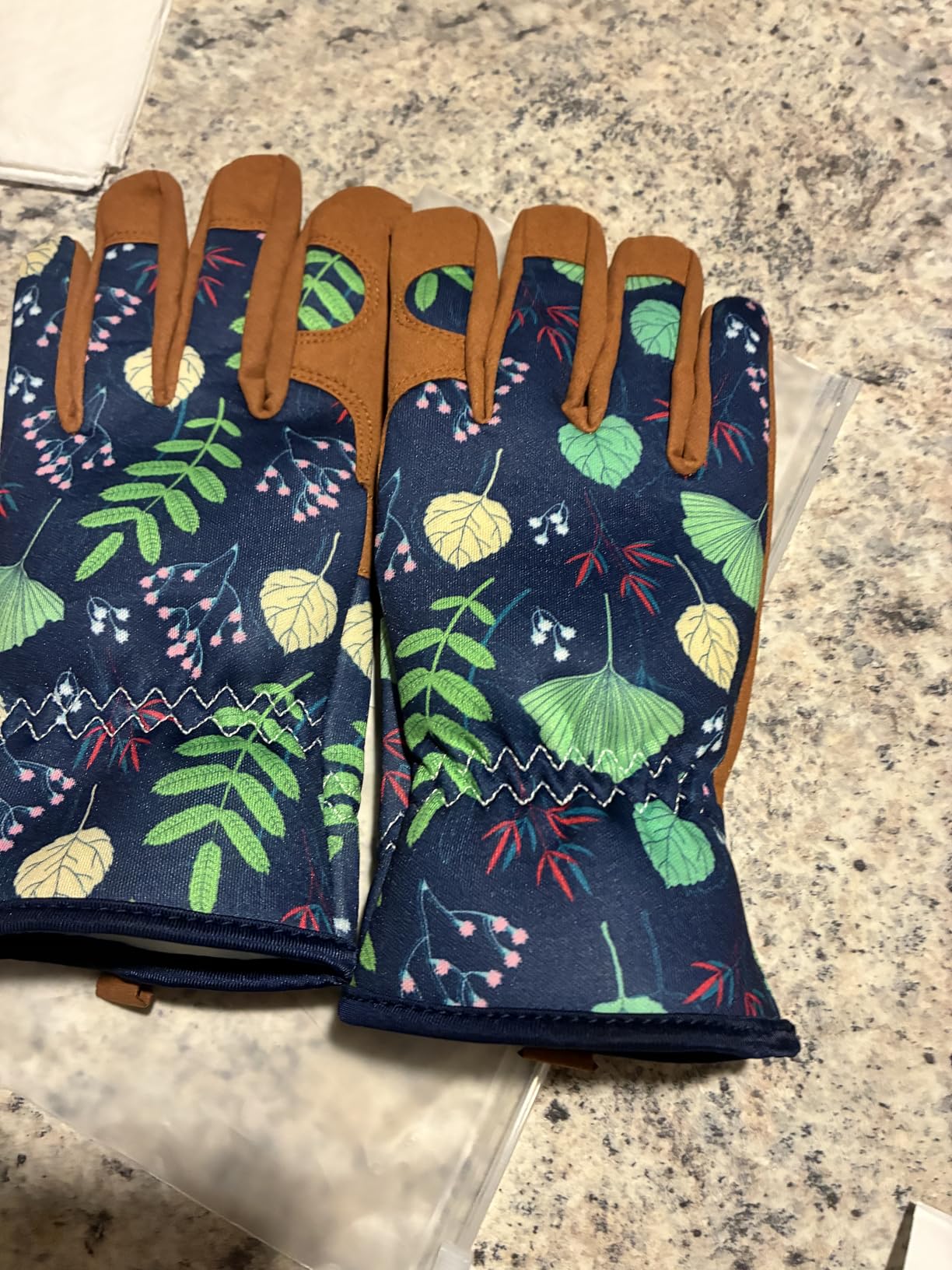 Bamllum Leather Gardening Gloves for Women - Working Gloves for Weeding, Digging, Planting, Raking and Pruning - Customer Photo 2
