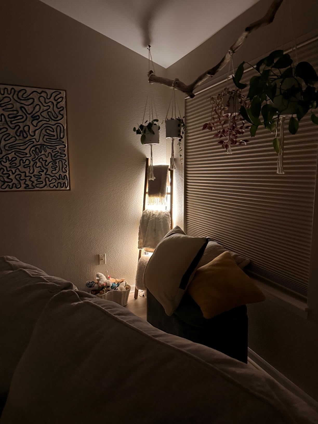 Govee RGBIC Floor Lamp Basic, LED Corner Lamp Compatible with SmartThings, Alexa, and Matter, Smart Modern Floor Lamp with Music Sync and 16 Million DIY Colors, Standing Lamp for Bedroom Living Room Customer Review Govee RGBIC Floor Lamp Basic, LED Corner Lamp Compatible with SmartThings, Alexa, and Matter, Smart Modern Floor Lamp with Music Sync and 16 Million DIY Colors, Standing Lamp for Bedroom Living Room - Customer Photo 1