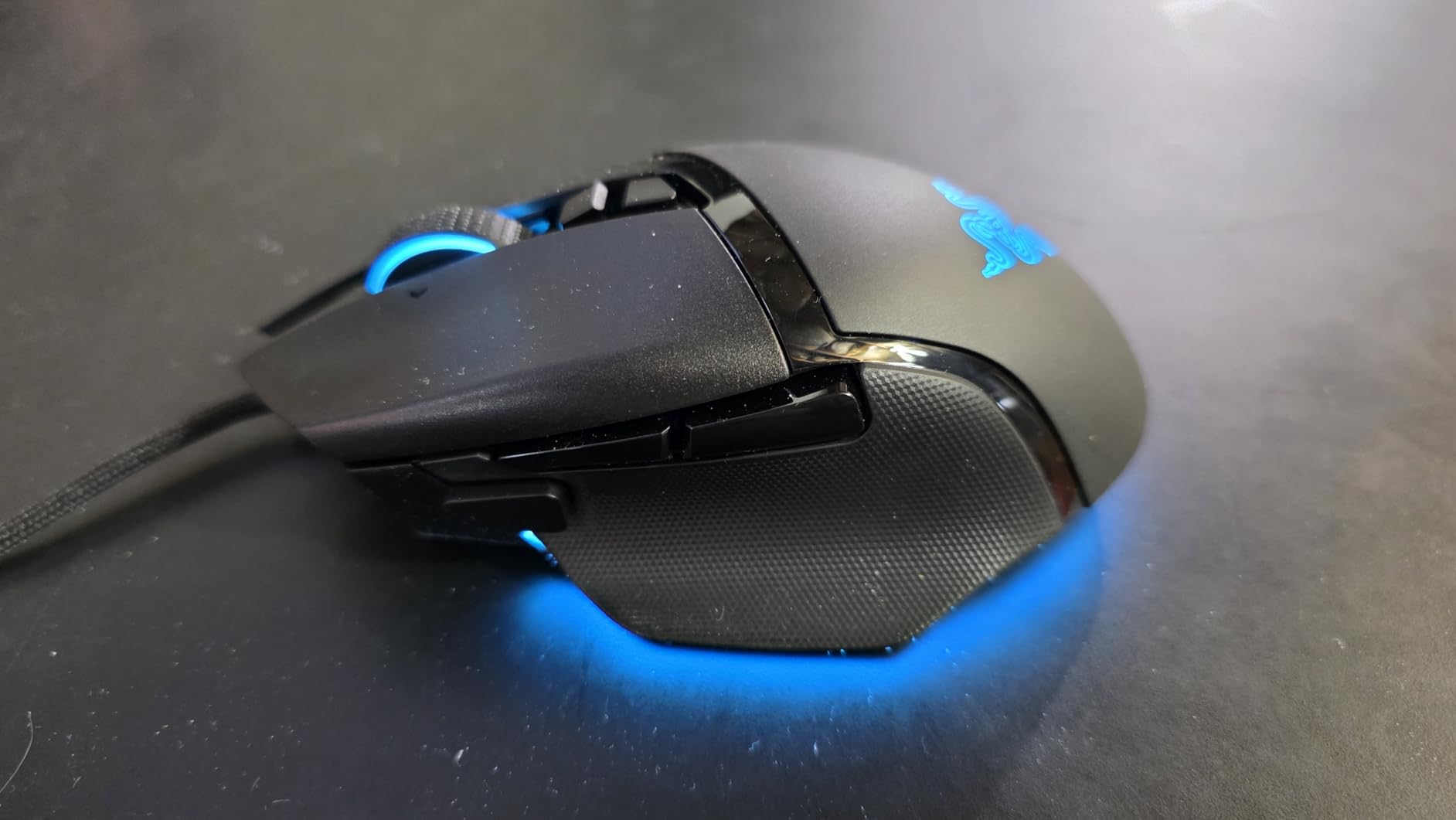 Razer Basilisk V3 Customizable Ergonomic Gaming Mouse: Fastest Gaming Mouse Switch - Chroma RGB Lighting - 26K DPI Optical Sensor - 11 Programmable Buttons - HyperScroll Tilt Wheel - Classic Black customer photo 2