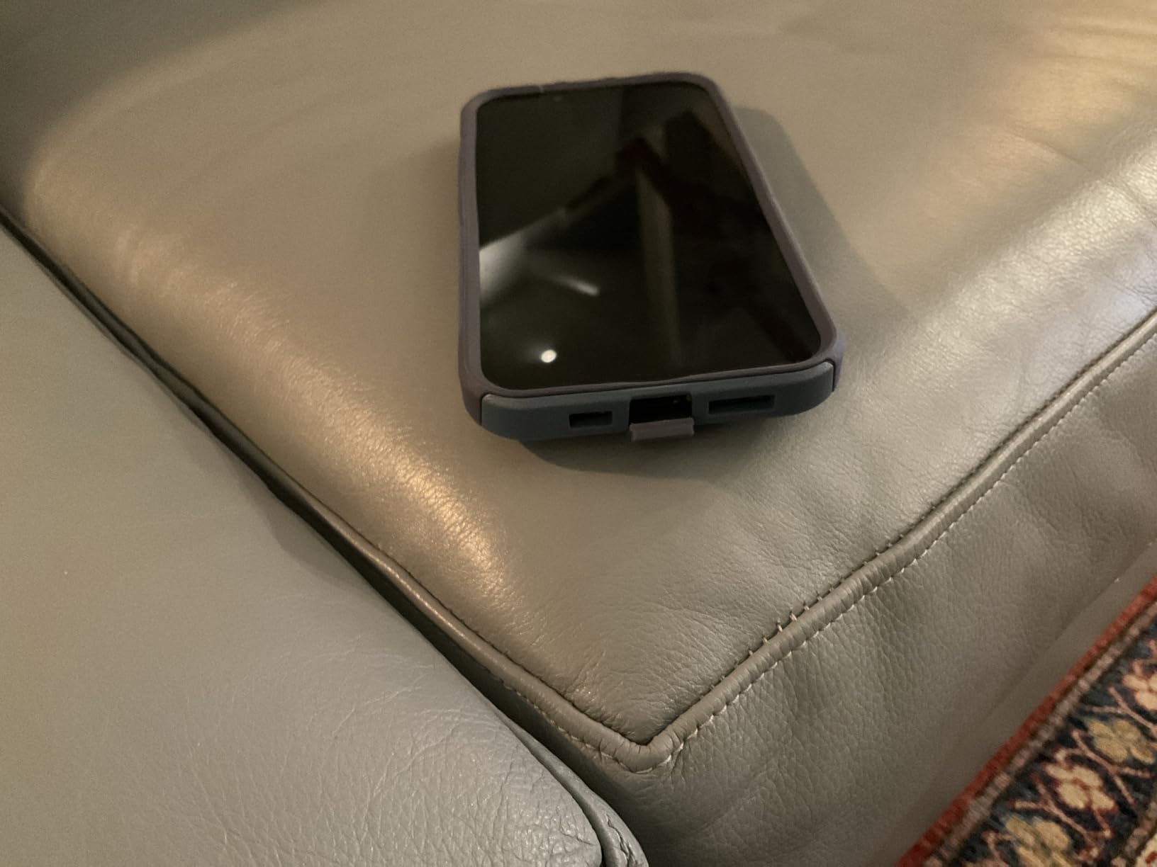 OtterBox iPhone 13 (ONLY) Commuter Series Case - Black, Slim & Tough, Pocket-Friendly, with Port Protection Customer Review OtterBox iPhone 13 (ONLY) Commuter Series Case - Black, Slim & Tough, Pocket-Friendly, with Port Protection - Customer Photo 1