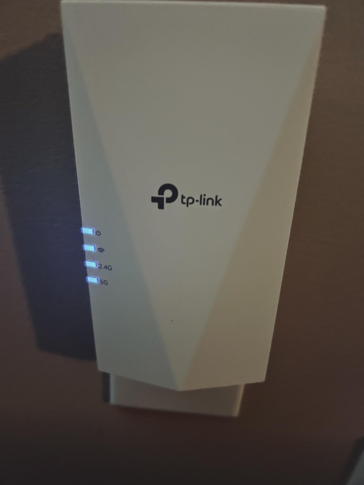 TP-Link AX1500 WiFi Extender Internet Booster(RE500X), WiFi 6 Range Extender Covers up to 1500 sq.ft and 25 Devices, Dual Band, AP Mode w/Gigabit Port, APP Setup, OneMesh Compatible customer photo 1