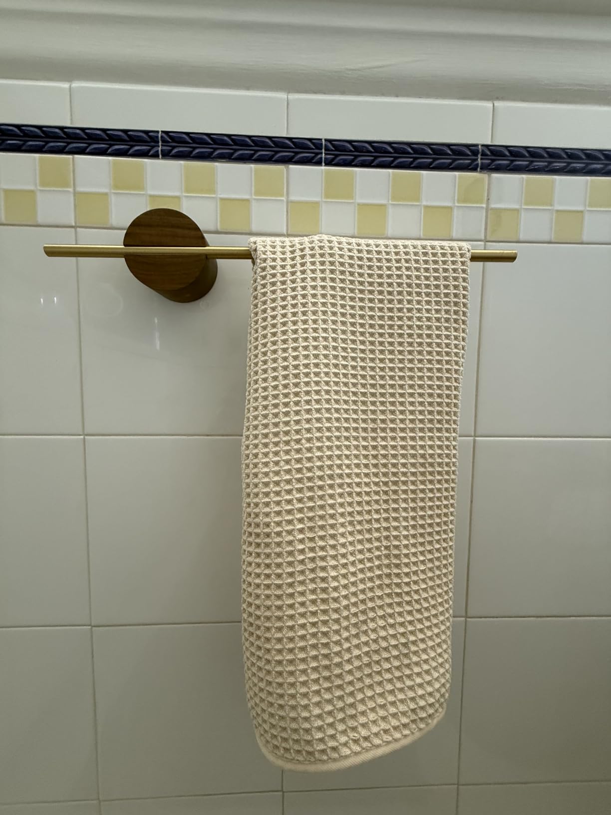 POLYTE 430 GSM Microfiber Quick Dry Lint Free Oversize Bath Towel Set, 6 Piece (Waffle Weave) Customer Review POLYTE 430 GSM Microfiber Quick Dry Lint Free Oversize Bath Towel Set, 6 Piece (Waffle Weave) - Customer Photo 1