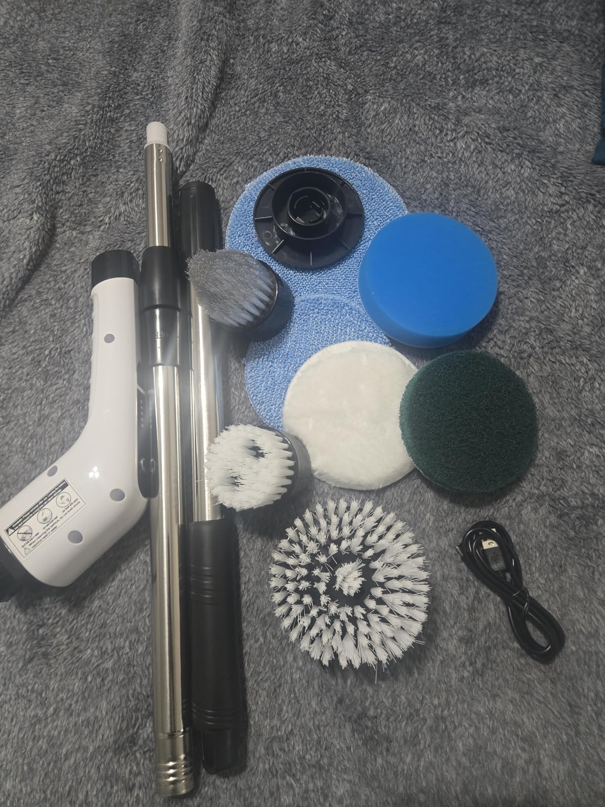 Leebein Electric Spin Scrubber, Cordless Cleaning Brush with 8 Replaceable Brush Heads, Tub and Floor Tile 360 Power Scrubber Dual Speed with Adjustable & Detachable Handle for Bathroom Kitchen Car Customer Review Leebein Electric Spin Scrubber, Cordless Cleaning Brush with 8 Replaceable Brush Heads, Tub and Floor Tile 360 Power Scrubber Dual Speed with Adjustable & Detachable Handle for Bathroom Kitchen Car - Customer Photo 1
