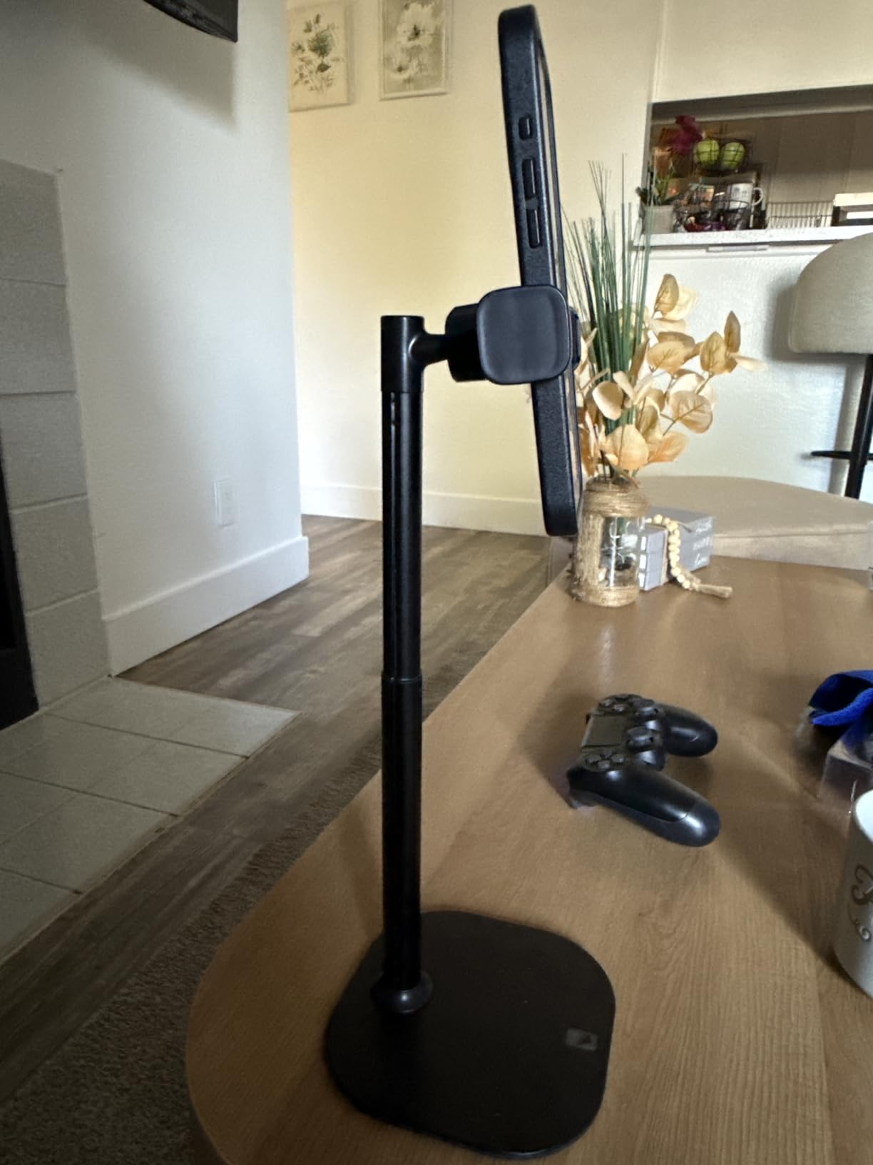 COOPER ChatStand, Adjustable Cell Phone Stand for Desk, Phone Stand for Recording, iPhone Holder for Filming, Small iPhone Tripod, Soporte para Celular, Fits Samsung, Android, (Night Black) Customer Review COOPER ChatStand, Adjustable Cell Phone Stand for Desk, Phone Stand for Recording, iPhone Holder for Filming, Small iPhone Tripod, Soporte para Celular, Fits Samsung, Android, (Night Black) - Customer Photo 1