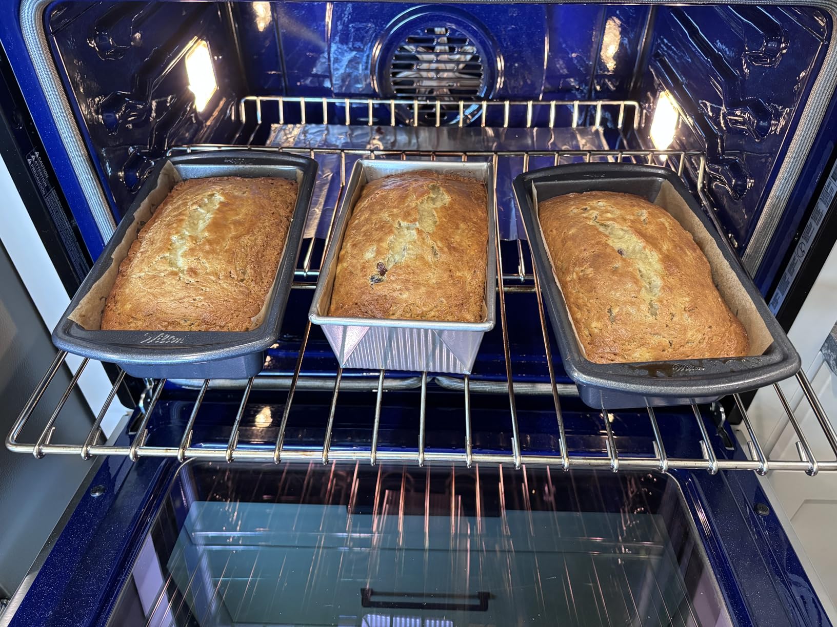 Wilton Platinum Non-Stick 9 x 5 in Loaf Pan, Stainless Steel Bakeware, Made without PFAS Customer Review Wilton Platinum Non-Stick 9 x 5 in Loaf Pan, Stainless Steel Bakeware, Made without PFAS - Customer Photo 2