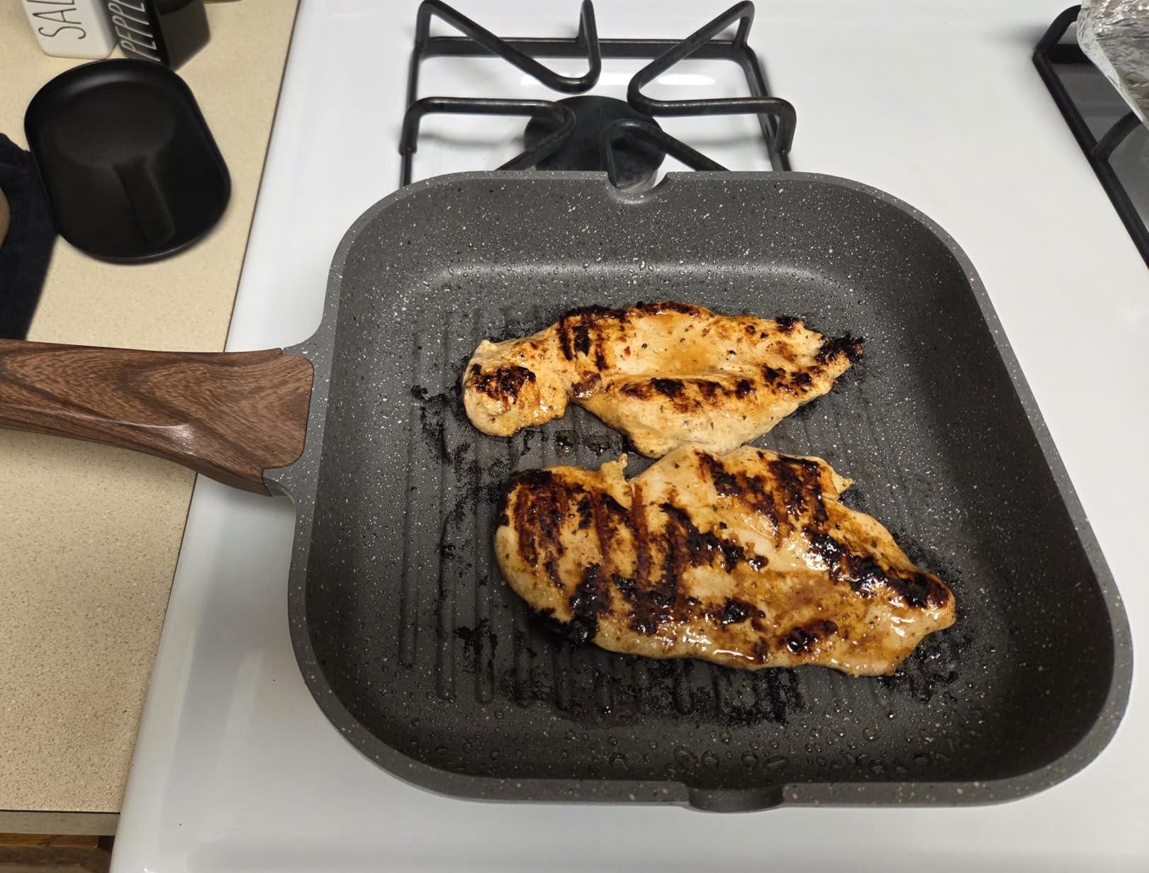 SENSARTE Nonstick Grill Pan for Stove Tops, Versatile Griddle with Pour Spouts, Square Big Cooking Surface, Durable Skillet Indoor & Outdoor Grilling. PFOA Free, 9.5 Inch - Customer Photo 2