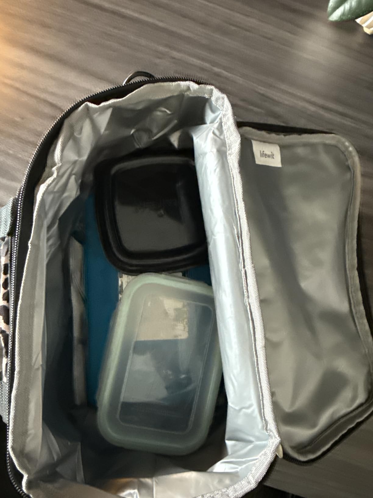 Lifewit Medium Lunch Bag Insulated Lunch Box Soft Cooler Cooling Tote for Adult Men Women, Black 12-Can (9L) Customer Review Lifewit Medium Lunch Bag Insulated Lunch Box Soft Cooler Cooling Tote for Adult Men Women, Black 12-Can (9L) - Customer Photo 5