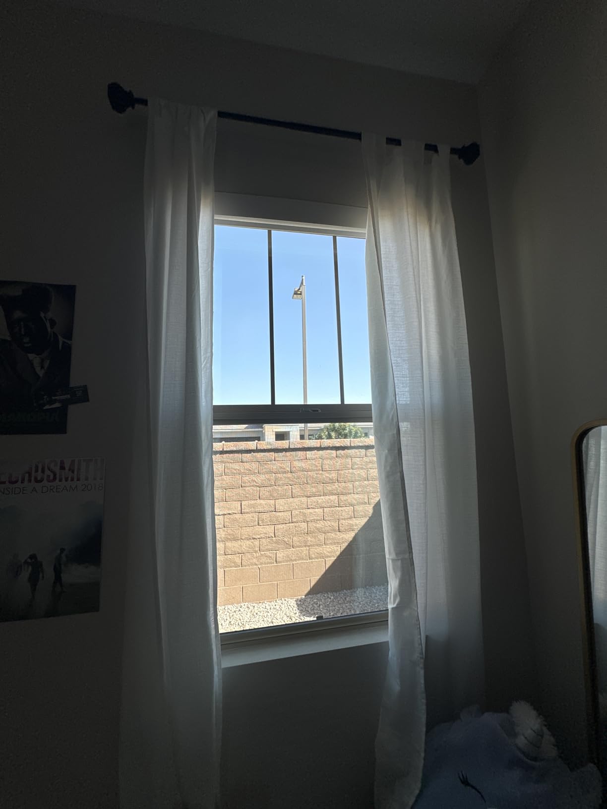 Smart Motorized Blinds with Remote, Cordless No-Drill Automatic Roller Shades, Blackout Electric Blind for Windows, White, 34 x 72 Customer Review Smart Motorized Blinds with Remote, Cordless No-Drill Automatic Roller Shades, Blackout Electric Blind for Windows, White, 34 x 72 - Customer Photo 1