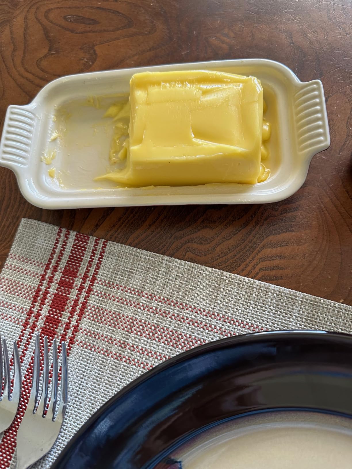 Le Creuset Stoneware Heritage Butter Dish, White Customer Review Le Creuset Stoneware Heritage Butter Dish, White - Customer Photo 2