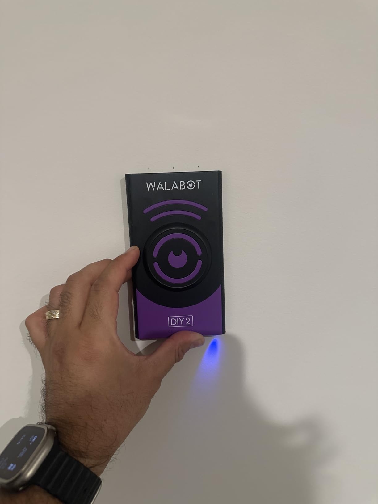 Walabot DIY 2 – Visual Stud Finder & Wall Scanner for Drywall. Detects Wood & Metal Studs, Plastic & Metal Pipes, Live & Non-Live Wires - Customer Photo 4