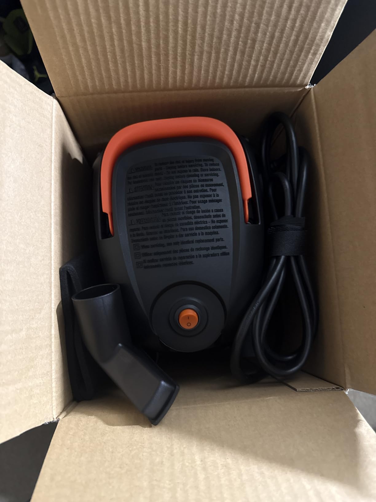 Armor All AA155 1.5-Gallon 2 Peak HP Portable Wet/Dry Vacuum, Orange Customer Review Armor All AA155 1.5-Gallon 2 Peak HP Portable Wet/Dry Vacuum, Orange - Customer Photo 2