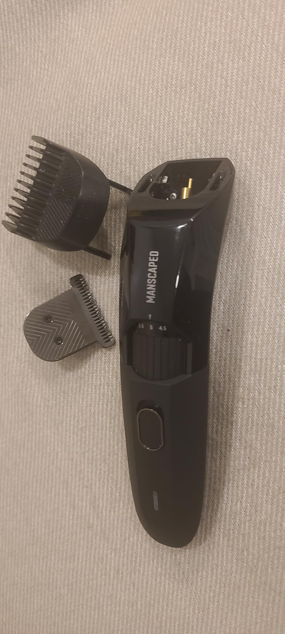 MANSCAPED The Beard Hedger Men's Premium Beard Trimmer, 20 Length Adjustable Blade Wheel, Stainless Steel T-Blade for Precision Facial Hair Trimming, Cordless Waterproof Wet/Dry Clipper Customer Review MANSCAPED The Beard Hedger Men's Premium Beard Trimmer, 20 Length Adjustable Blade Wheel, Stainless Steel T-Blade for Precision Facial Hair Trimming, Cordless Waterproof Wet/Dry Clipper - Customer Photo 2