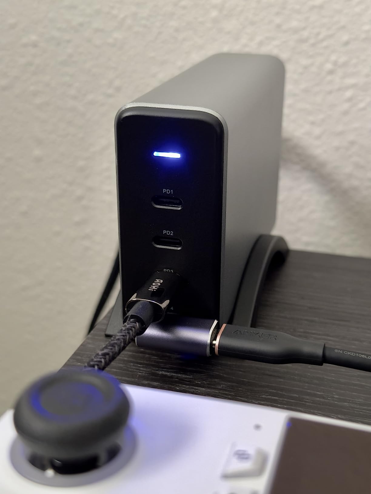 Satechi 200W 6-Port GaN Charging Station, 2 140W USB-C and 4 USB-C, Fast Charging Travel Charger for Multiple Devices, for MacBook Air/Pro M5/M4, iPad Air/Pro M5/M4, iPhone 17/16, Thunderbolt Devices - Customer Photo 1