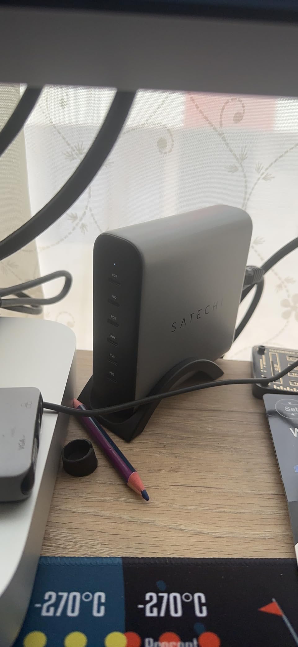 Satechi 200W 6-Port GaN Charging Station, 2 140W USB-C and 4 USB-C, Fast Charging Travel Charger for Multiple Devices, for MacBook Air/Pro M5/M4, iPad Air/Pro M5/M4, iPhone 17/16, Thunderbolt Devices - Customer Photo 2
