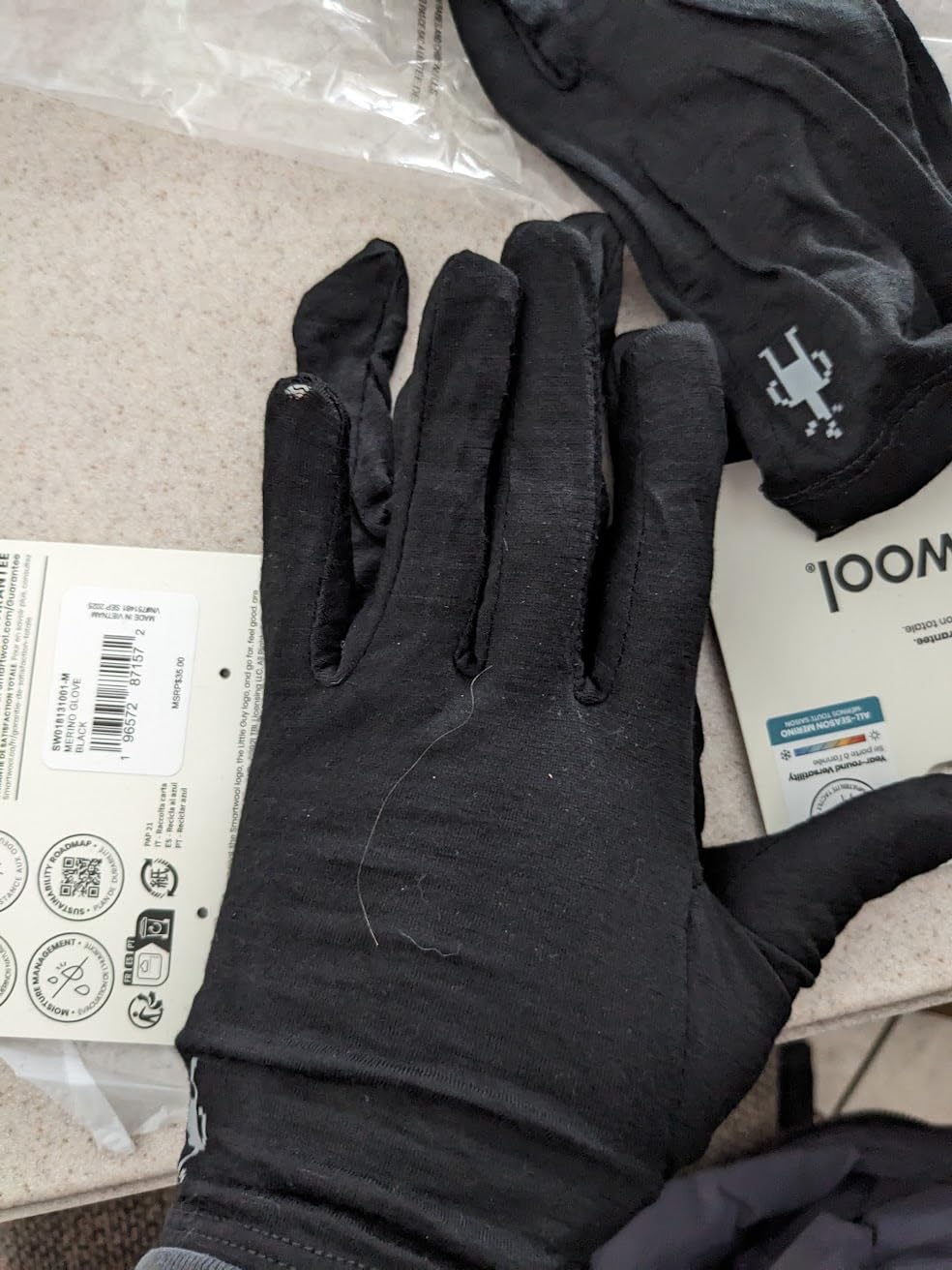 Smartwool Merino Gloves, Breathable Merino Wool Touchscreen Compatible For Men and Women - Customer Photo 2