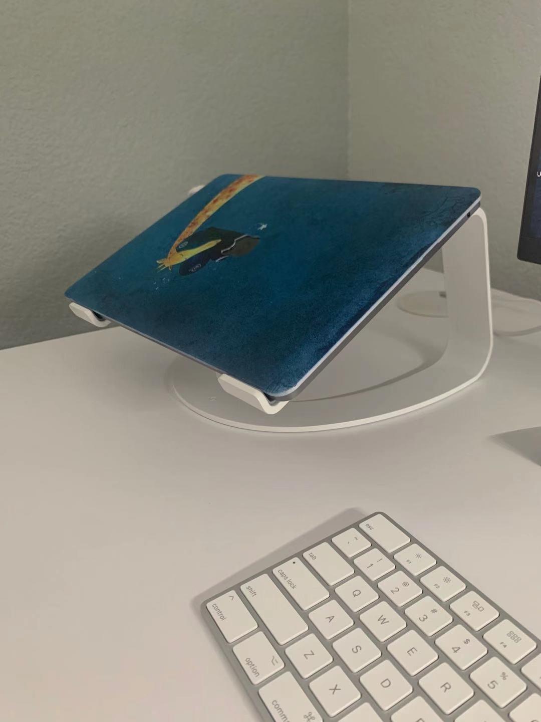 Twelve South Curve SE Ergonomic Aluminum Laptop and MacBook Stand with Anti-Slip Silicone to Prevent Scratching | Compatible with 11 Twelve South Curve SE Ergonomic Aluminum Laptop and MacBook Stand with Anti-Slip Silicone to Prevent Scratching | Compatible with 11
