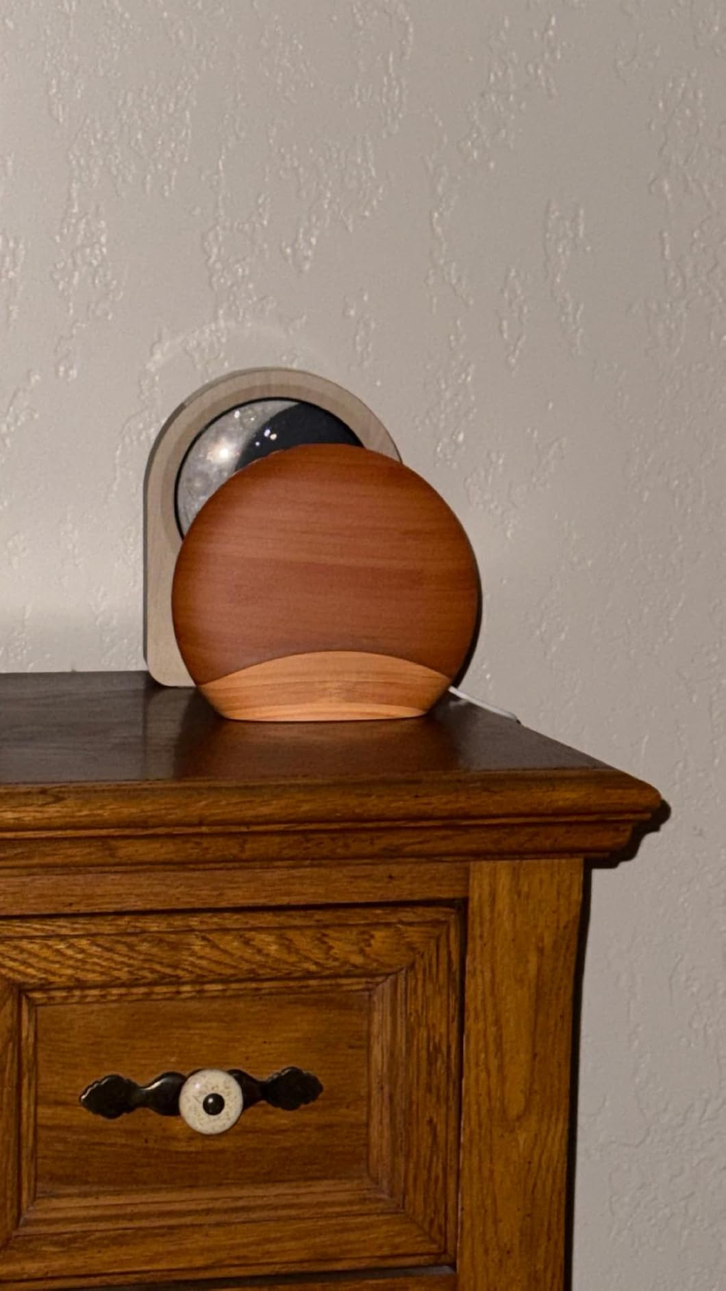 REACHER Wood Grain Sunrise Alarm Clock and Sound Machine Nightlight, Digital Dimmable Clock for Bedroom, 26 Sleep Sounds, White Noise Machine for Baby, Adults, Wake Up Light Alarm Clock for Kids Customer Review REACHER Wood Grain Sunrise Alarm Clock and Sound Machine Nightlight, Digital Dimmable Clock for Bedroom, 26 Sleep Sounds, White Noise Machine for Baby, Adults, Wake Up Light Alarm Clock for Kids - Customer Photo 1