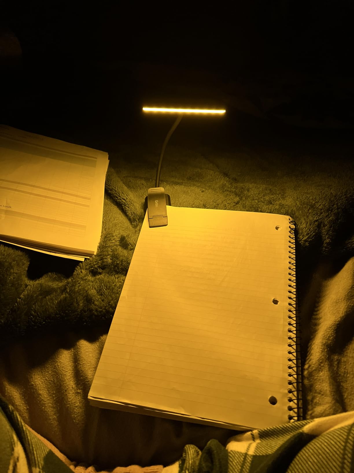 Gritin 19 LED Rechargeable Book Light for Reading in Bed with Memory Function- Eye Caring 3 Color Temperatures,Stepless Dimming Brightness,90 Hrs Runtime Lightweight Clip on Light for Book Lovers Customer Review Gritin 19 LED Rechargeable Book Light for Reading in Bed with Memory Function- Eye Caring 3 Color Temperatures,Stepless Dimming Brightness,90 Hrs Runtime Lightweight Clip on Light for Book Lovers - Customer Photo 1