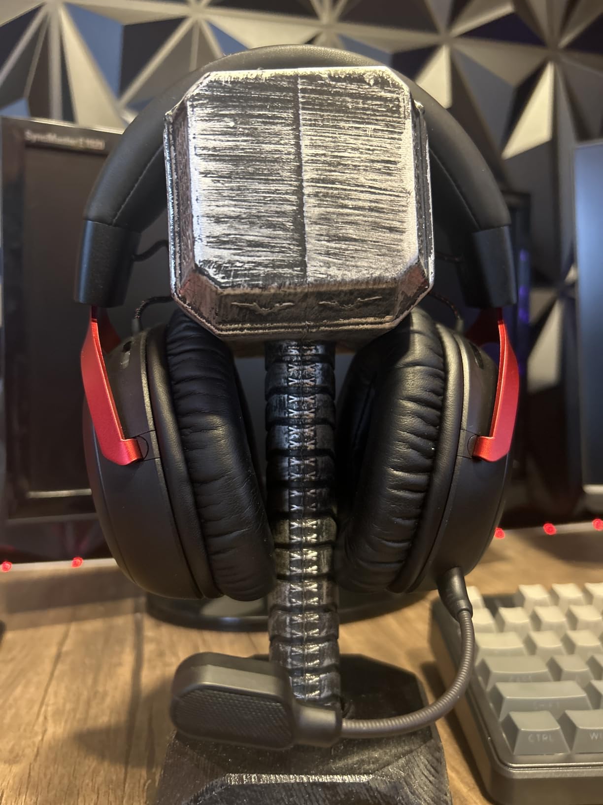 HyperX Cloud III Wired Gaming Headset for PC, PS5, Xbox Series X|S - Black/Red customer photo 1
