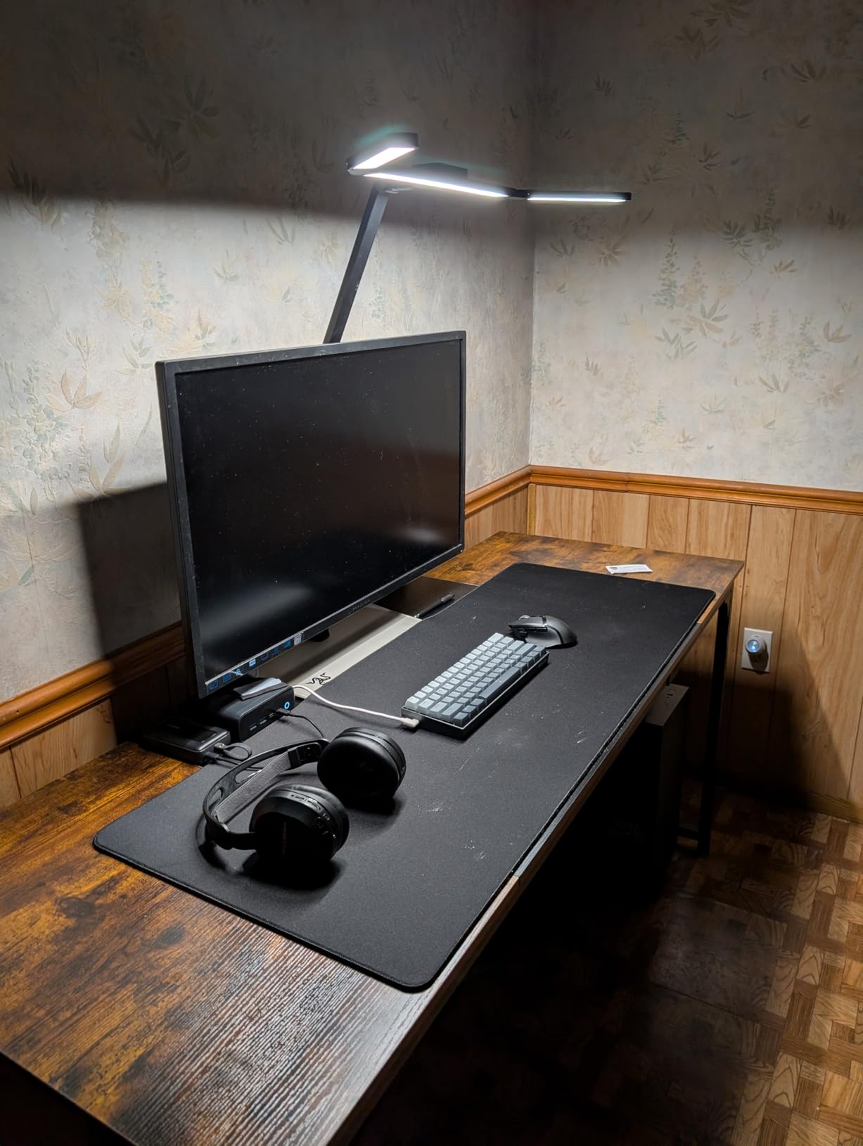 LED Desk Lamp for Office Home, Eye-Caring Desk Light with Stepless Dimming Adjustable Flexible Gooseneck, 10W USB Adapter Desk Lamp with Clamp for Reading, Study, Workbench (Black) Customer Review LED Desk Lamp for Office Home, Eye-Caring Desk Light with Stepless Dimming Adjustable Flexible Gooseneck, 10W USB Adapter Desk Lamp with Clamp for Reading, Study, Workbench (Black) - Customer Photo 2