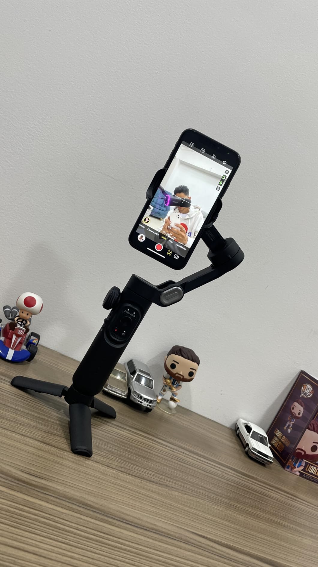 AOCHUAN Phone Gimbal Stabilizer 3-Axis Smartphone Foldable Handheld Gimbal for iPhone with Focus Wheel TikTok YouTube Vlog Stabilizer for iPhone16 15 14 13 12 Pro Max Android-Smart XE - Customer Photo 1