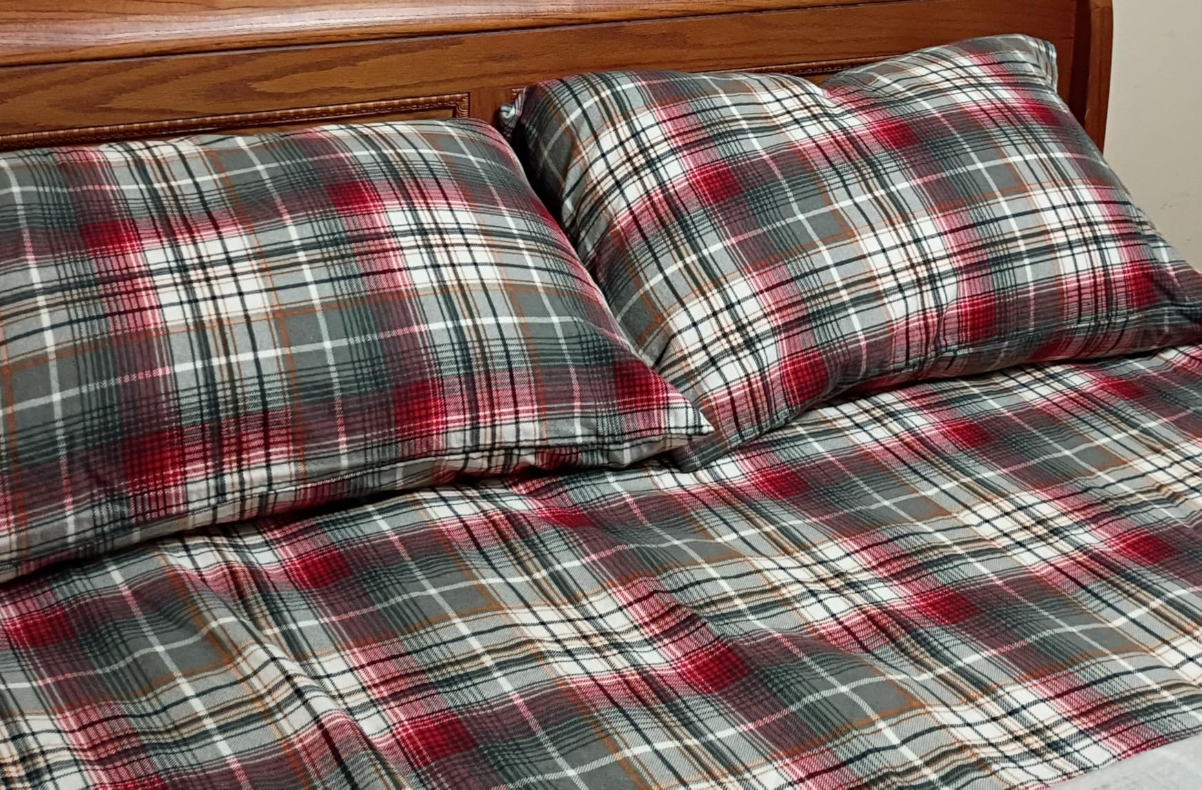RUVANTI Flannel Sheets Queen Size - 100% Cotton Double Brushed Bed Sheets, Deep Pockets 16 Inches Queen Sheet Set, All Seasons Breathable & Extra Soft - Warm & Cozy, 4 Piece, Red & Black Plaid - Customer Photo 1