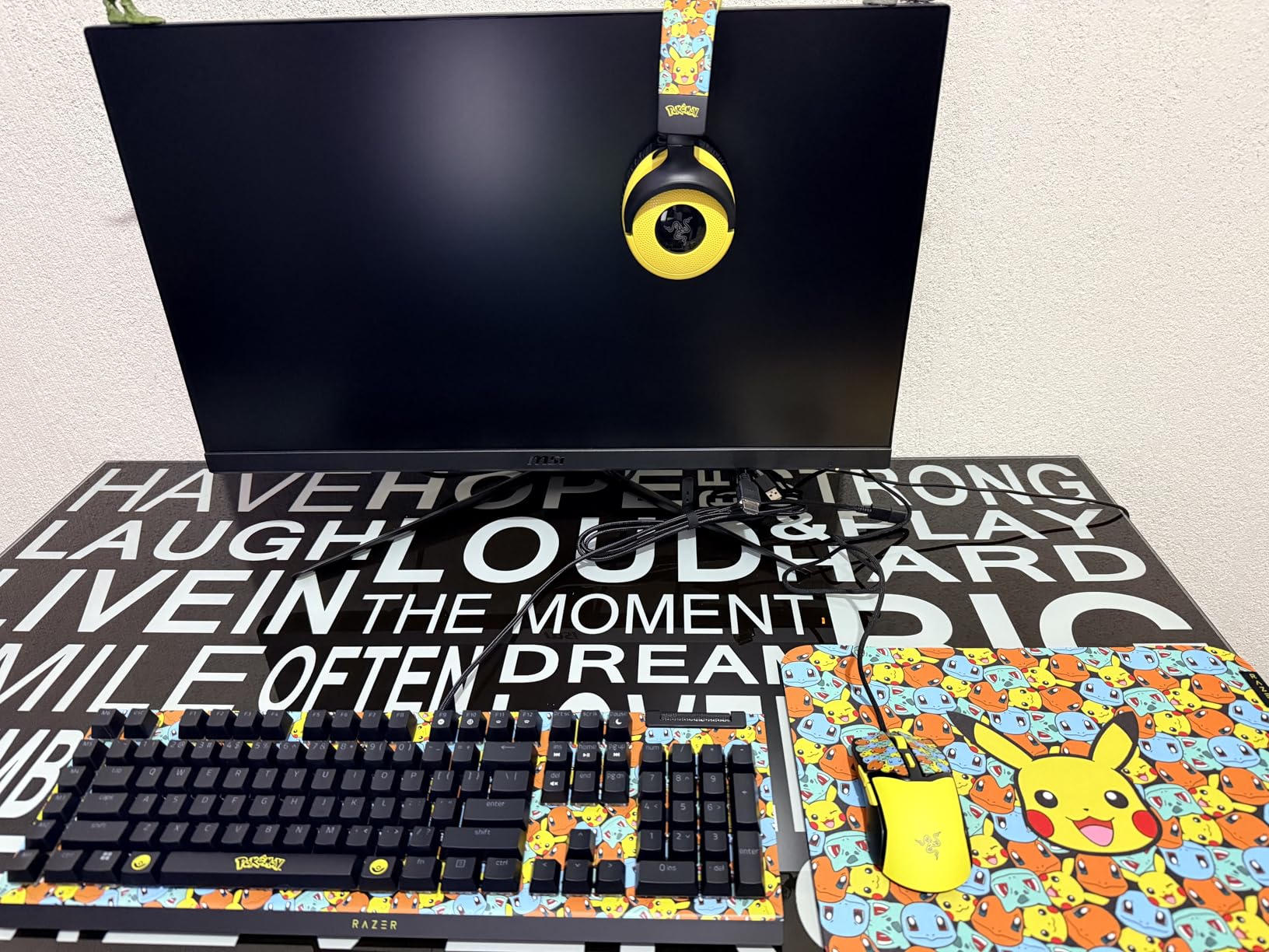 Razer BlackWidow V4 X Mechanical Gaming Keyboard, Yellow Switches, Black | Linear & Silent Switches, 6 Dedicated Macro Keys, Chroma RGB, Doubleshot ABS Keycaps, Roller & Media Controls, Snap Tap customer photo 1