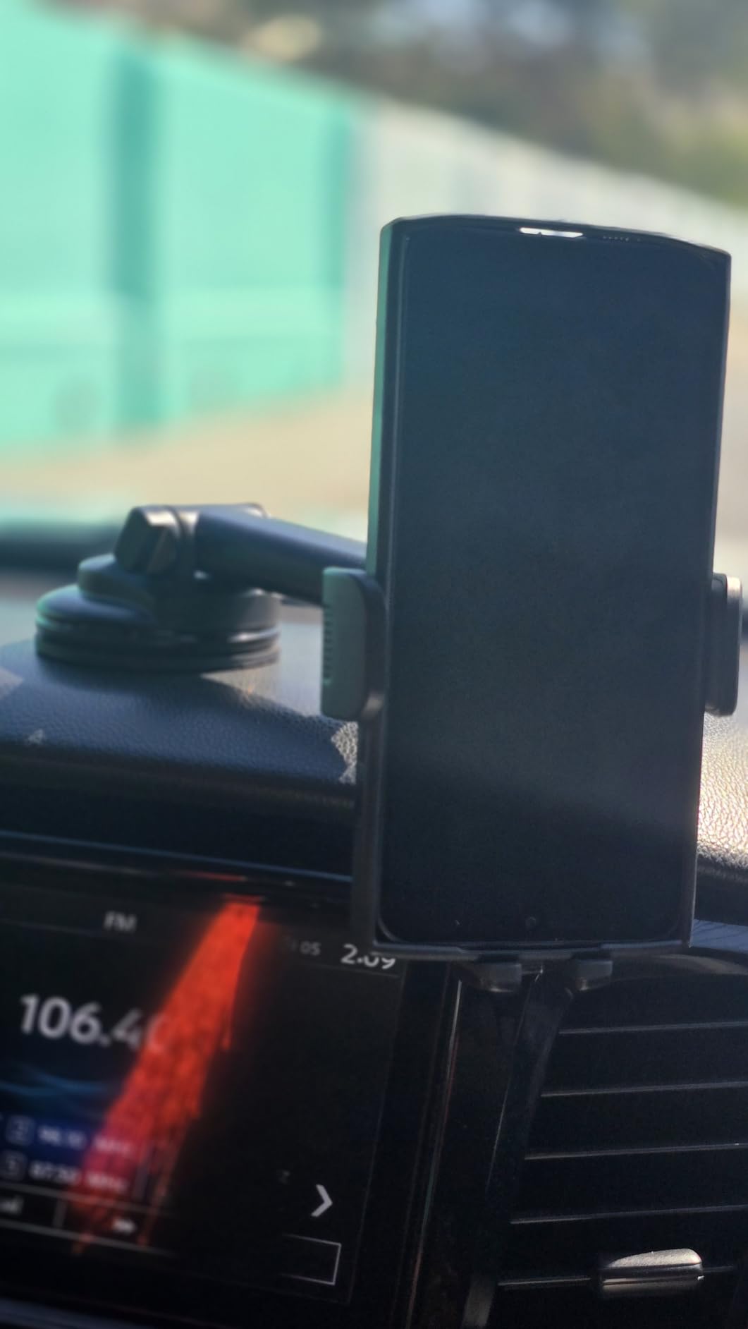 Qifutan Car Phone Holder Mount Phone Mount for Car Windshield Dashboard Air Vent Universal Hands Free Automobile Cell Phone Holder Fit for iPhone Smartphone Camera Mounts Customer Review Qifutan Car Phone Holder Mount Phone Mount for Car Windshield Dashboard Air Vent Universal Hands Free Automobile Cell Phone Holder Fit for iPhone Smartphone Camera Mounts - Customer Photo 5