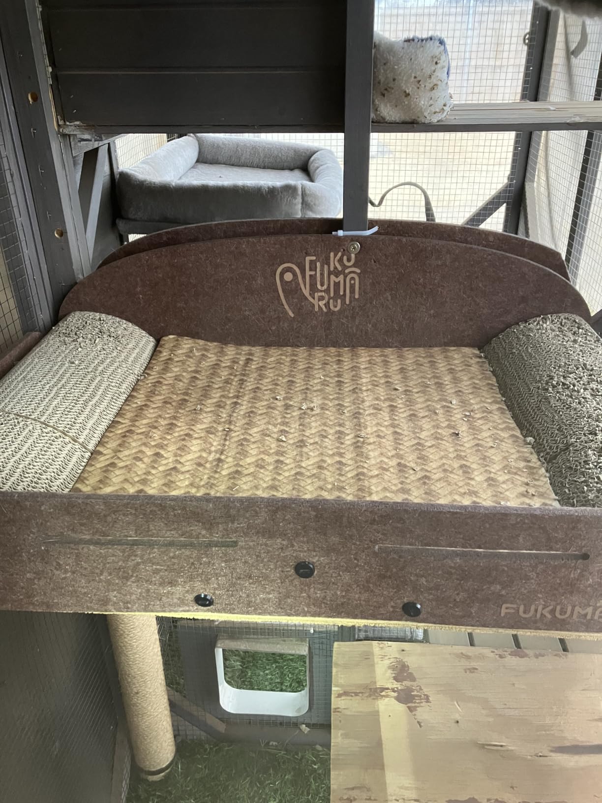 FUKUMARU 26 Inch Cat Scratcher Bed, 2 Reversible Cardboard Cat Scratch Pads Refill for Indoor Cats, Durable Large Cats Scratching Bed Sofa Couch Lounger with Fun Toys, Furniture Protector, Caramel Customer Review FUKUMARU 26 Inch Cat Scratcher Bed, 2 Reversible Cardboard Cat Scratch Pads Refill for Indoor Cats, Durable Large Cats Scratching Bed Sofa Couch Lounger with Fun Toys, Furniture Protector, Caramel - Customer Photo 2