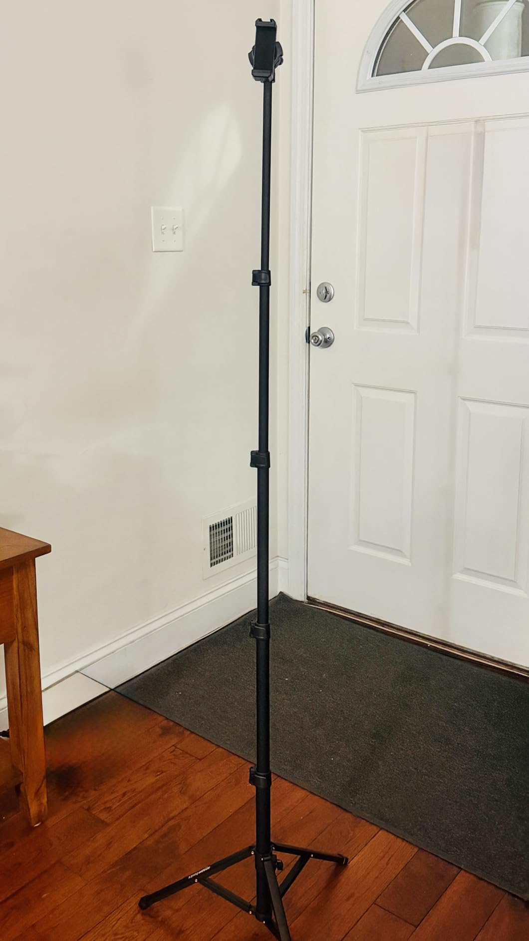 Amazon Basics 64-inch Extendable Tripod for iPhones and Smartphones, Selfie Stick Mode and Phone Tripod Mode, Black customer photo 1