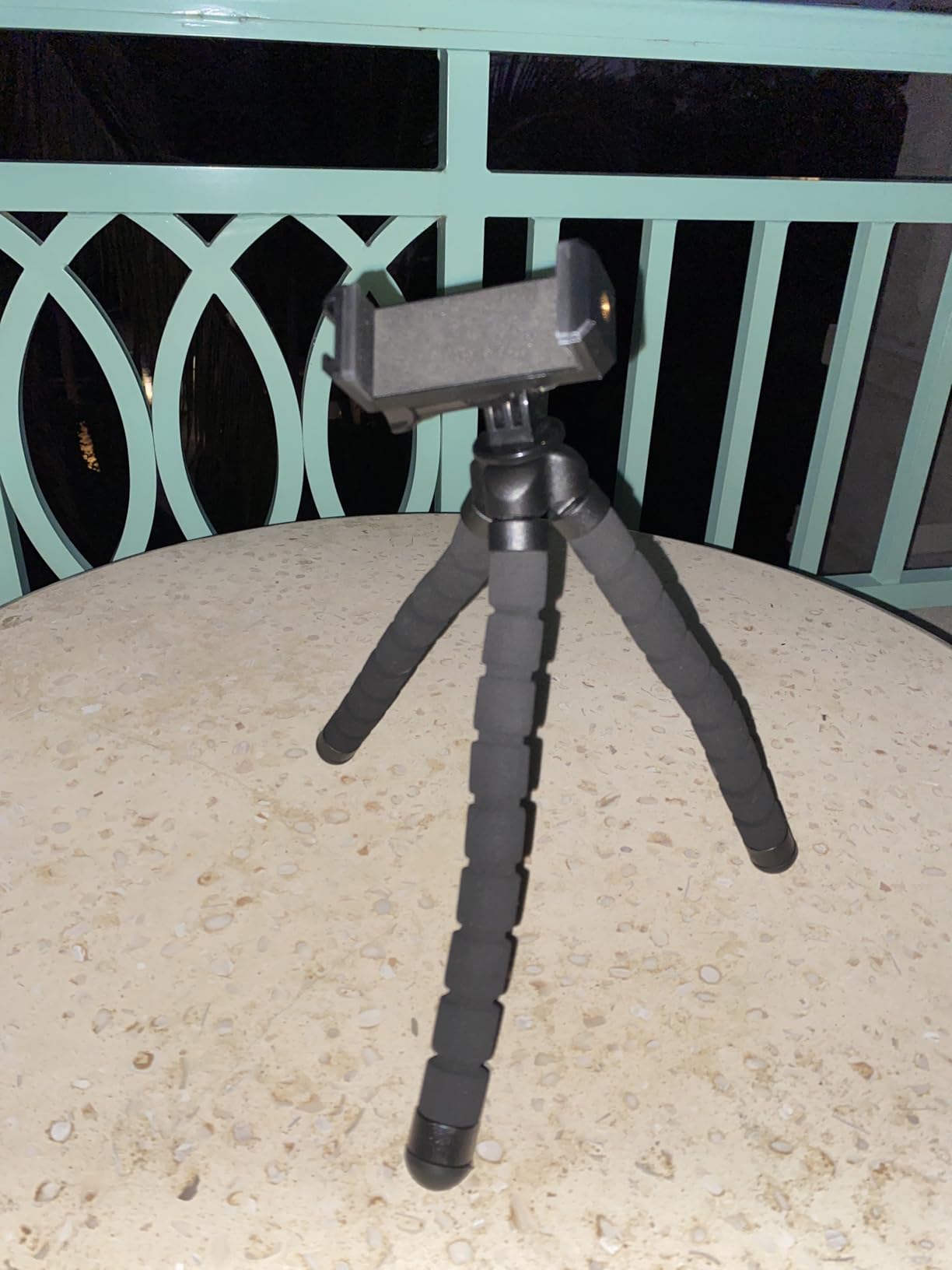 Amazon Basics 64-inch Extendable Tripod for iPhones and Smartphones, Selfie Stick Mode and Phone Tripod Mode, Black customer photo 2