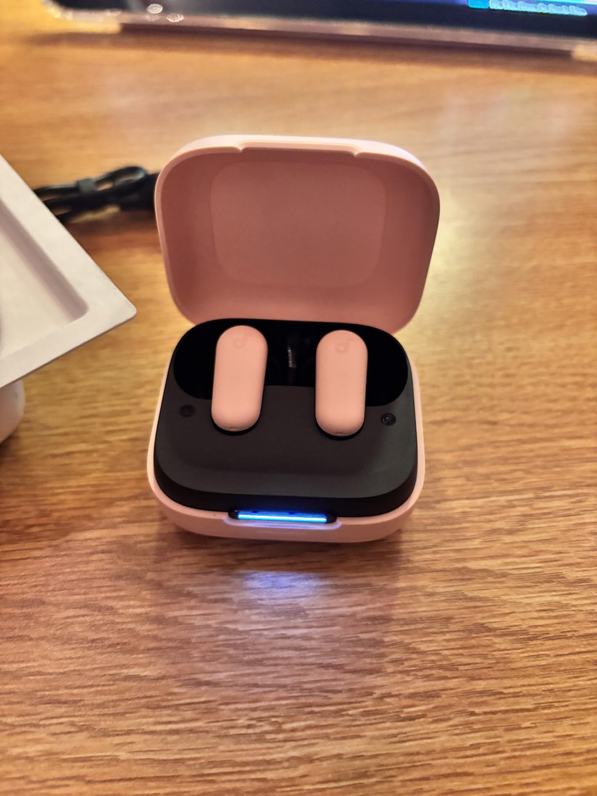 Soundcore P30i by Anker Noise Cancelling Earbuds, Strong and Smart Noise Cancelling, Powerful Bass, 45H Playtime, 2-in-1 Case and Phone Stand, IP54, Wireless Earbuds, Bluetooth 5.4 (Black) - Customer Photo 2