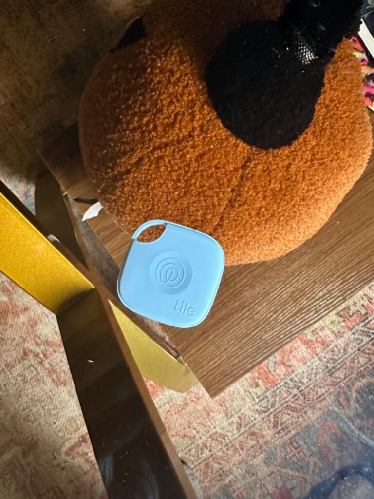 Tile by Life360 Mate - Bluetooth Tracker, Keys Finder and Item Locator for Keys, Bags and More. Phone Finder. Both iOS and Android Compatible. 1-Pack (White) Customer Review Best Key Finder