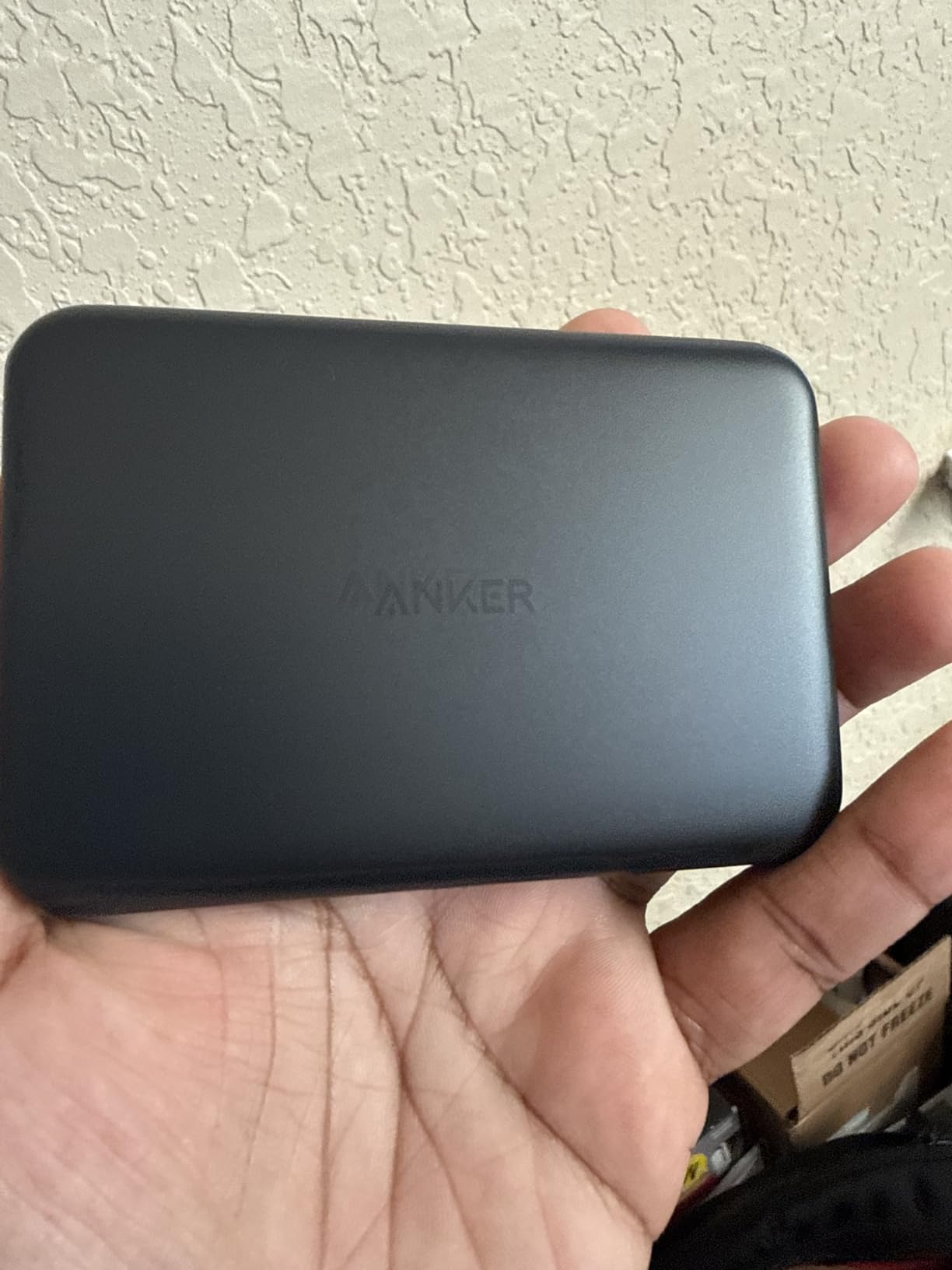 Anker MagGo Power Bank, Ultra-Slim 10,000mAh Magnetic Battery Pack, Qi2 Certified 15W Ultra-Fast MagSafe Compatible Portable Charger, Ergonomic Design, for iPhone17/16/15/14 Series Only（Not for Pixel） - Customer Photo 3