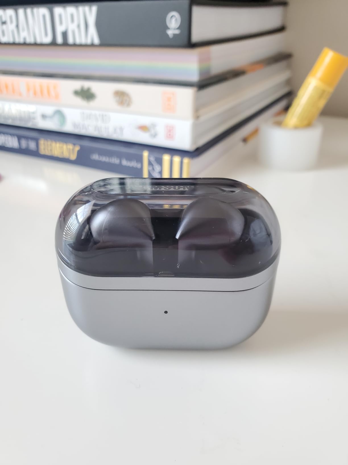 Samsung Galaxy Buds 3 Pro AI True Wireless Bluetooth Earbuds, Noise Cancelling, Sound Optimization, Redesigned Comfort Fit, Silver [US Version, Amazon Exclusive, 2Yr Warranty] customer photo 2