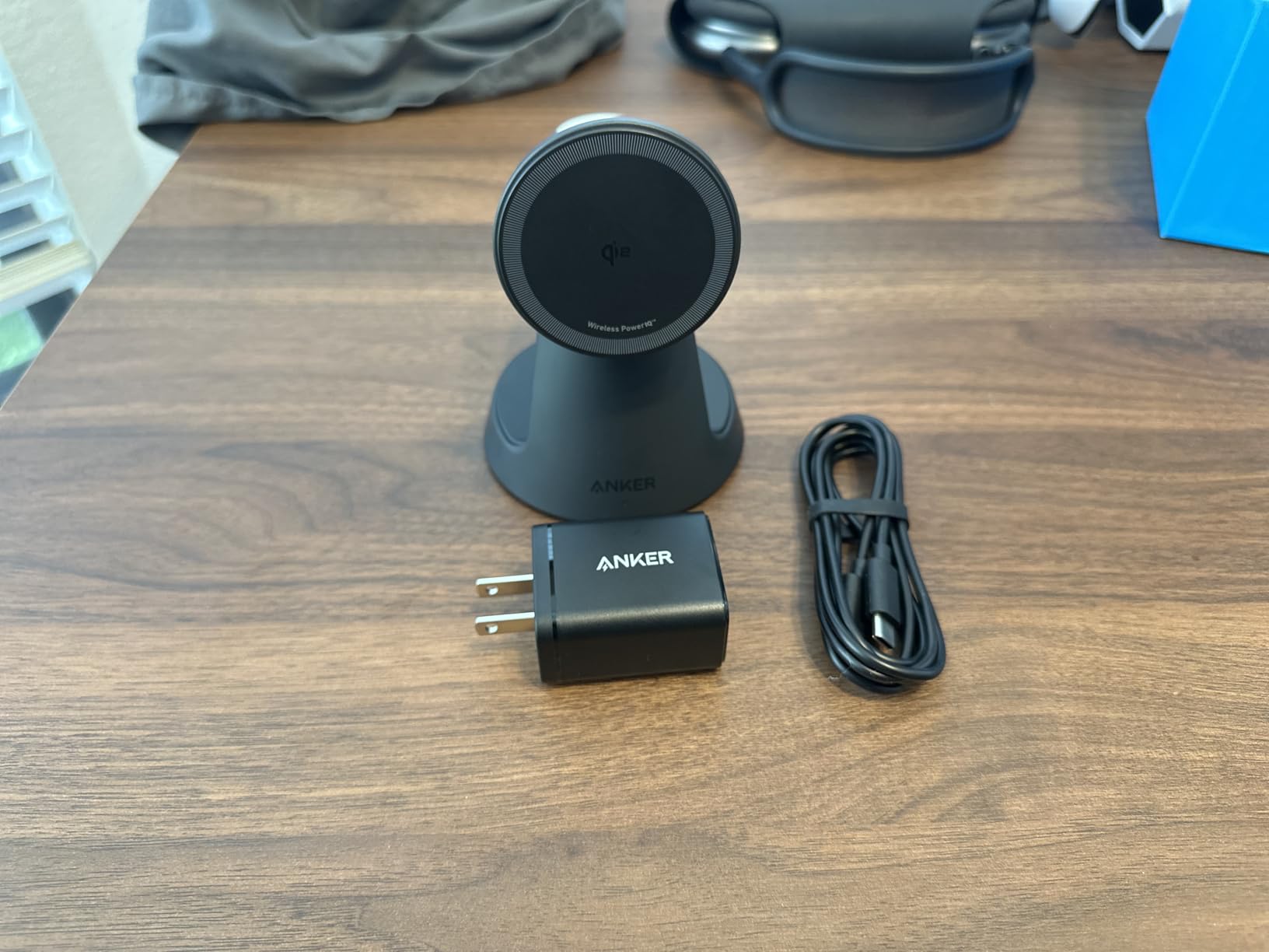 Anker MagSafe Charger Compatible, MagGo 3-in-1 Charging Station, Nano Charging Stand, Qi2 Certified 15W Magnetic Wireless Charger Dock, for iPhone17/16/15/14, Apple Watch,AirPods (Adapter Included) - Customer Photo 5