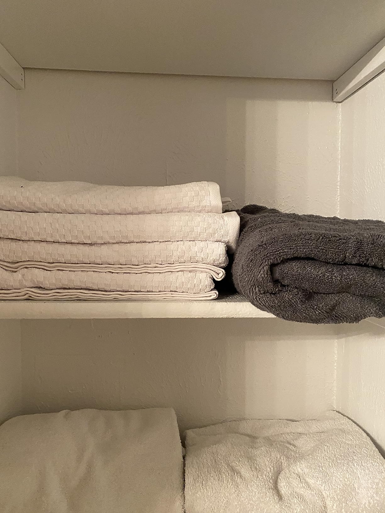 COTTON CRAFT Waffle 6 Piece Towel Set - 100% Cotton - 2 Oversized Luxury Euro Spa Waffle Weave Large Bath Towels, 2 Hand Towels, 2 Washcloths - Absorbent Quick Dry Hotel Bathroom Shower Pool - White Customer Review COTTON CRAFT Waffle 6 Piece Towel Set - 100% Cotton - 2 Oversized Luxury Euro Spa Waffle Weave Large Bath Towels, 2 Hand Towels, 2 Washcloths - Absorbent Quick Dry Hotel Bathroom Shower Pool - White - Customer Photo 1